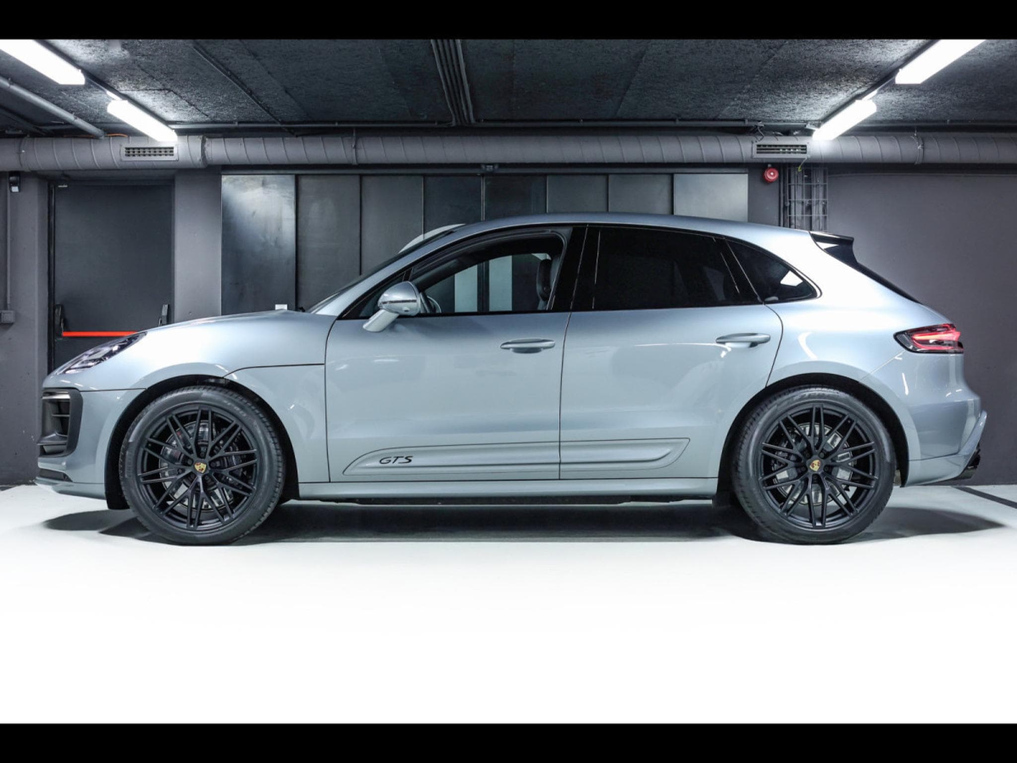 Porsche Macan III GTS PDK – DOLOMITSILVER METALLIC (2023) - Foto 2