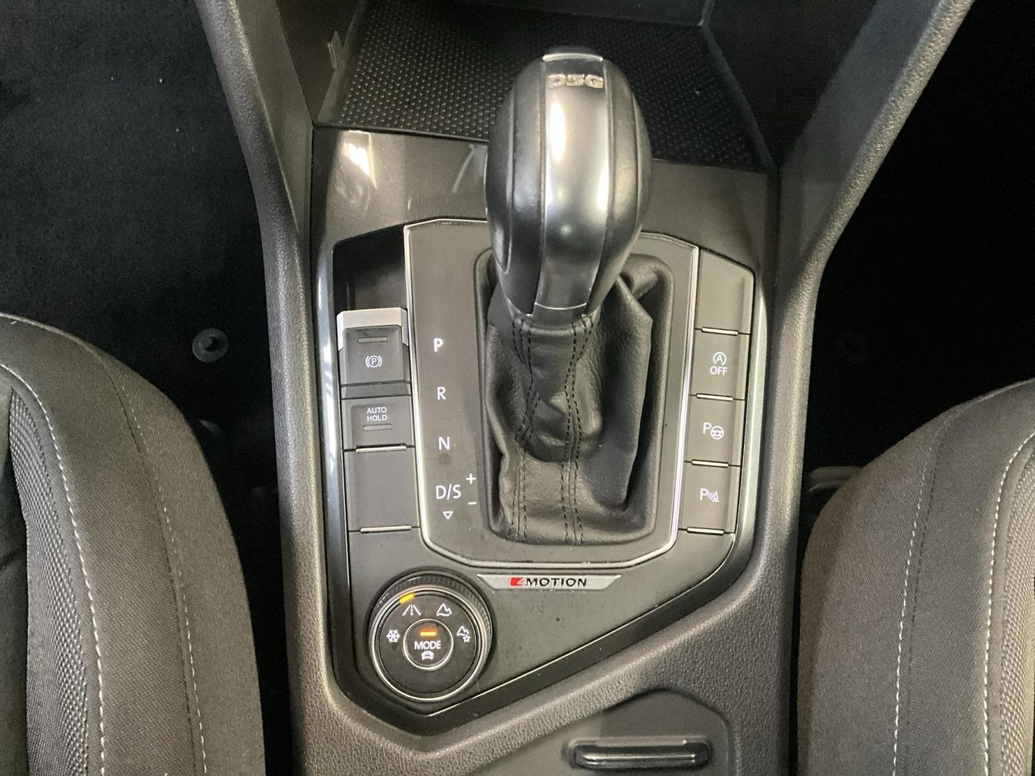 VW Tiguan Highline+R-Line+DSG+4M+ (2019) - Foto 14