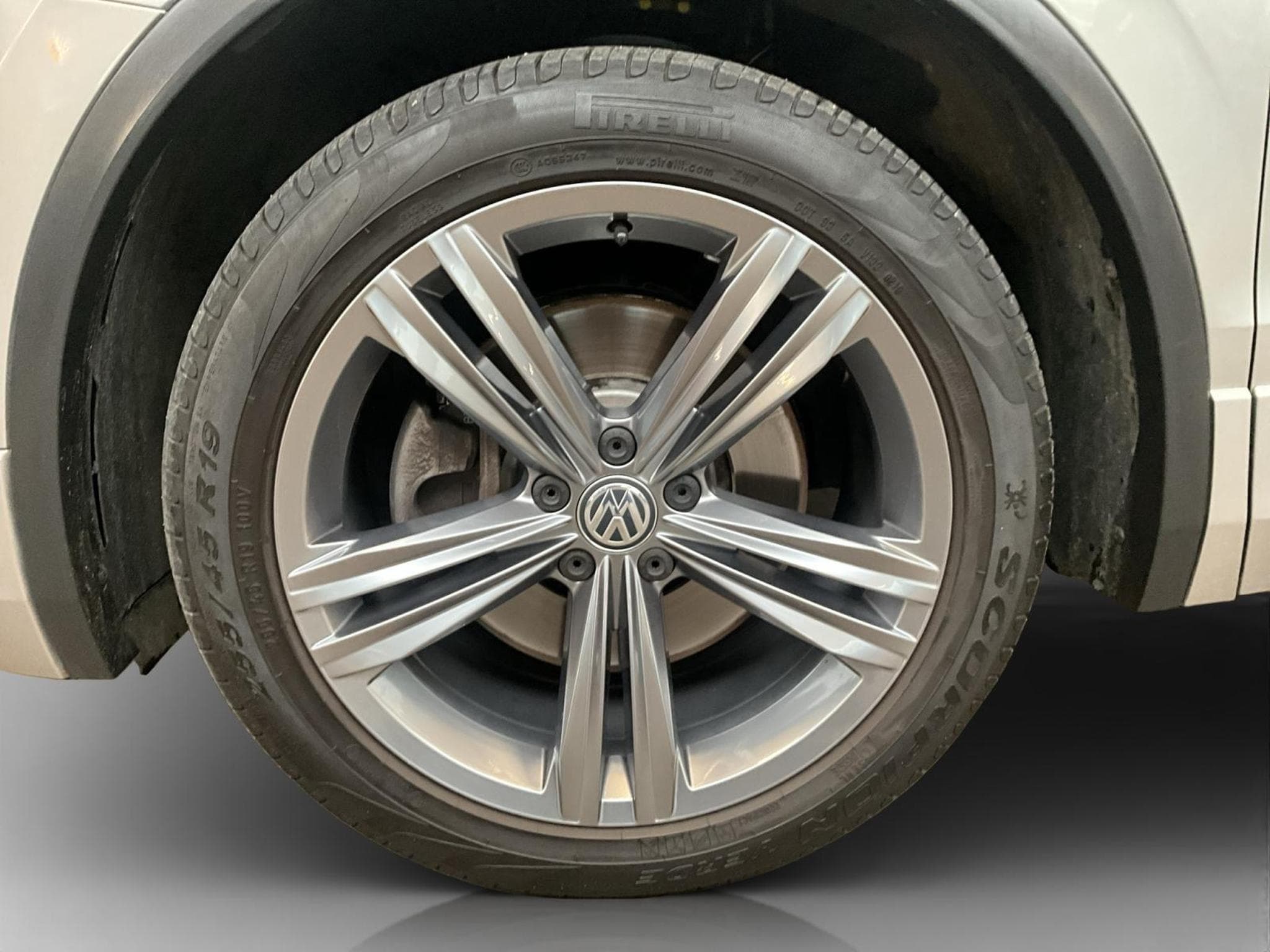VW Tiguan Highline+R-Line+DSG+4M+ (2019) - Foto 8
