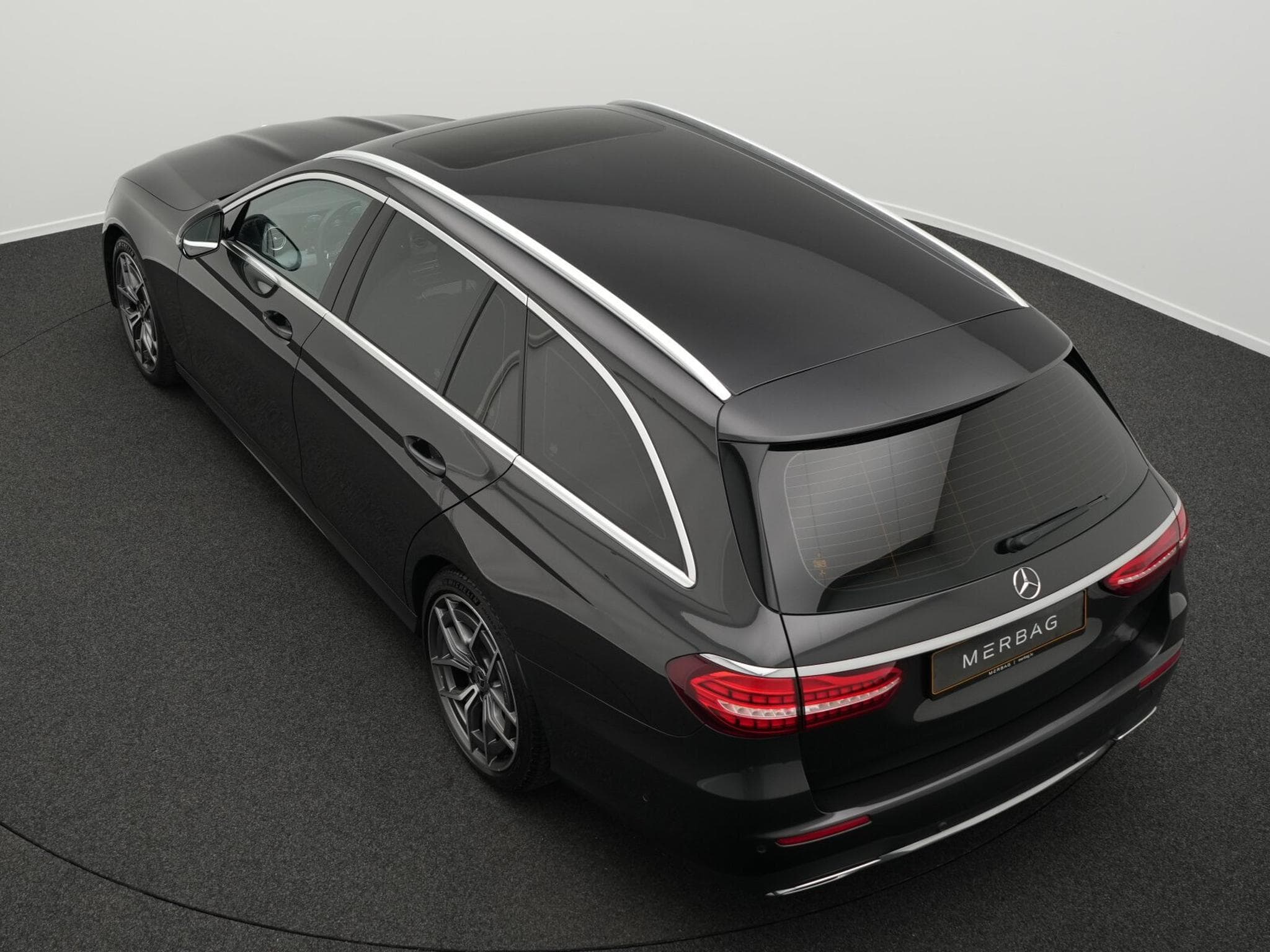 Mercedes E 200 d T AMG-Line Multi+Kamera+Distr+19" (2021) - Photo 11