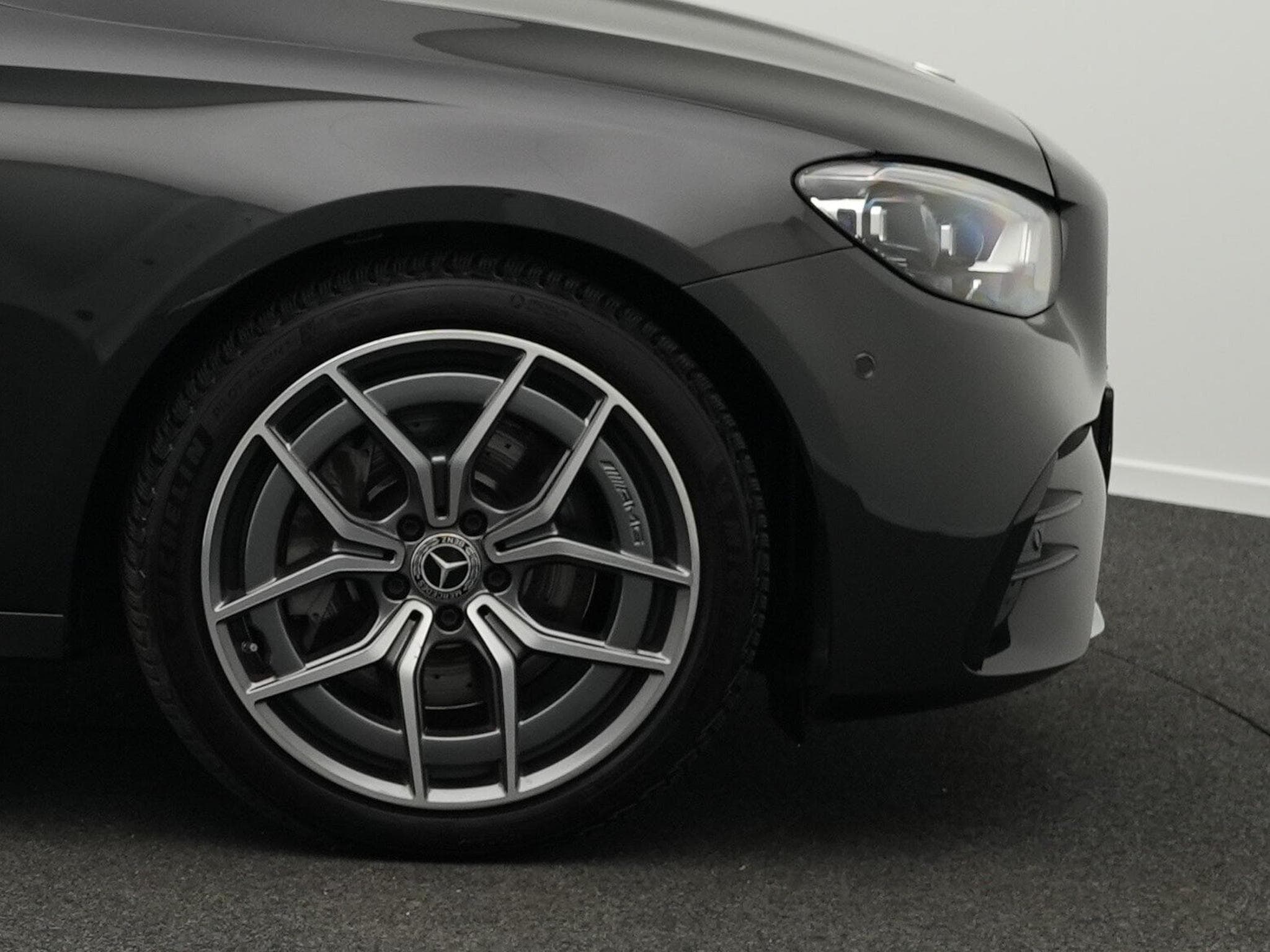 Mercedes E 200 d T AMG-Line Multi+Kamera+Distr+19" (2021) - Photo 6