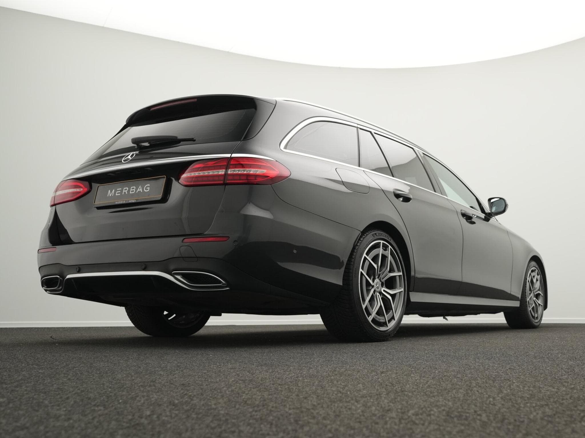 Mercedes E 200 d T AMG-Line Multi+Kamera+Distr+19" (2021) - Photo 9