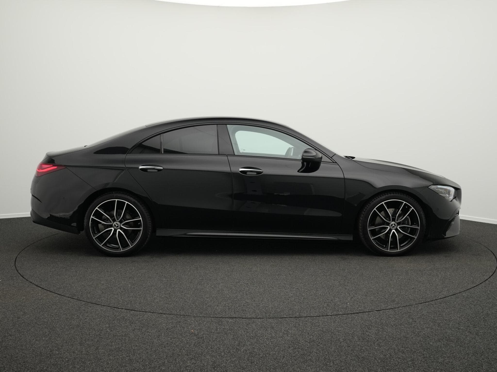 Mercedes CLA 200 d AMG-Line Cpe Multi+Kamera+Night+19" (2025) - Photo 5