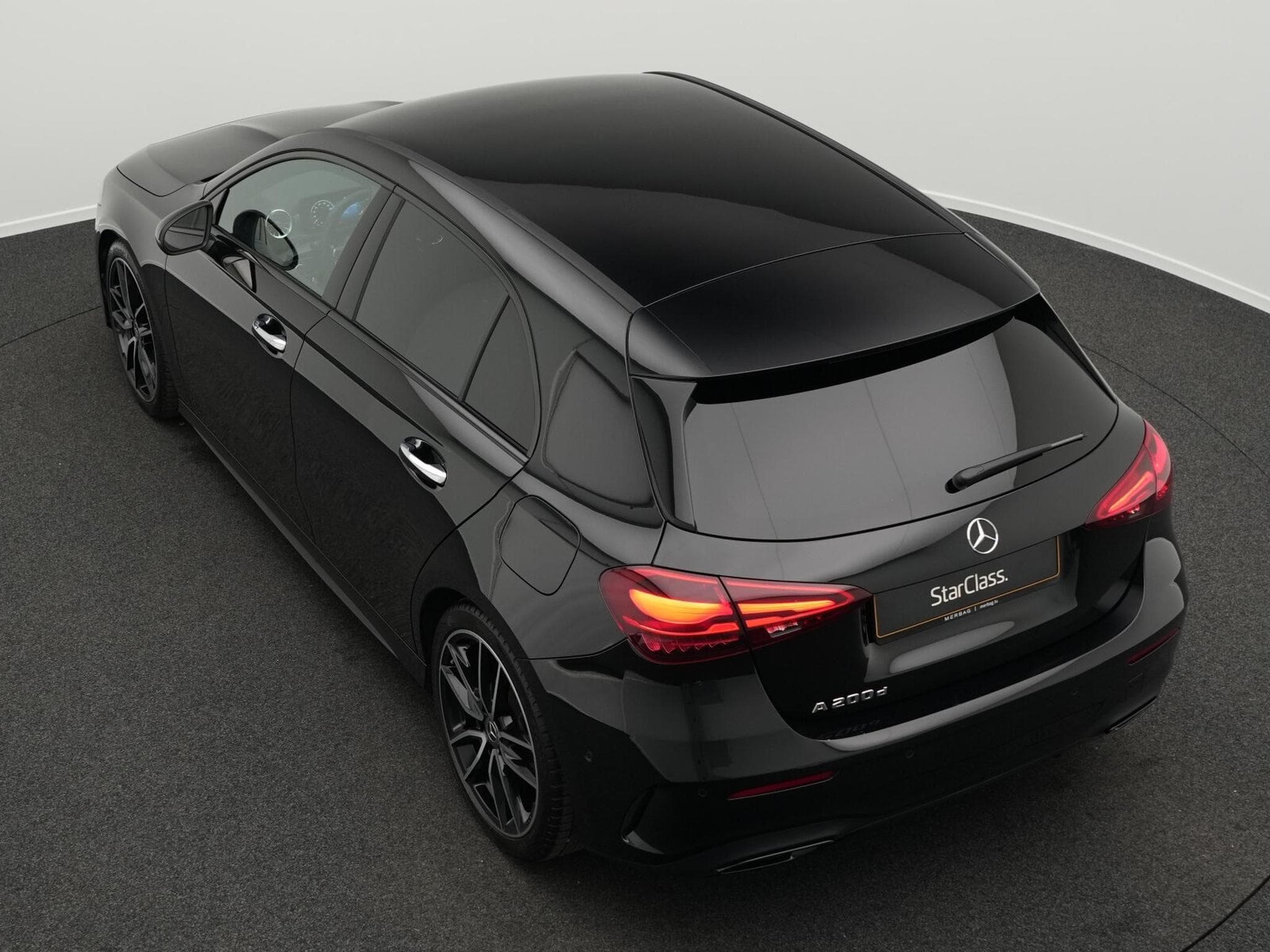 Mercedes A 200 d AMG-Line Multi+Kamera+Night+19" (2025) - Photo 11