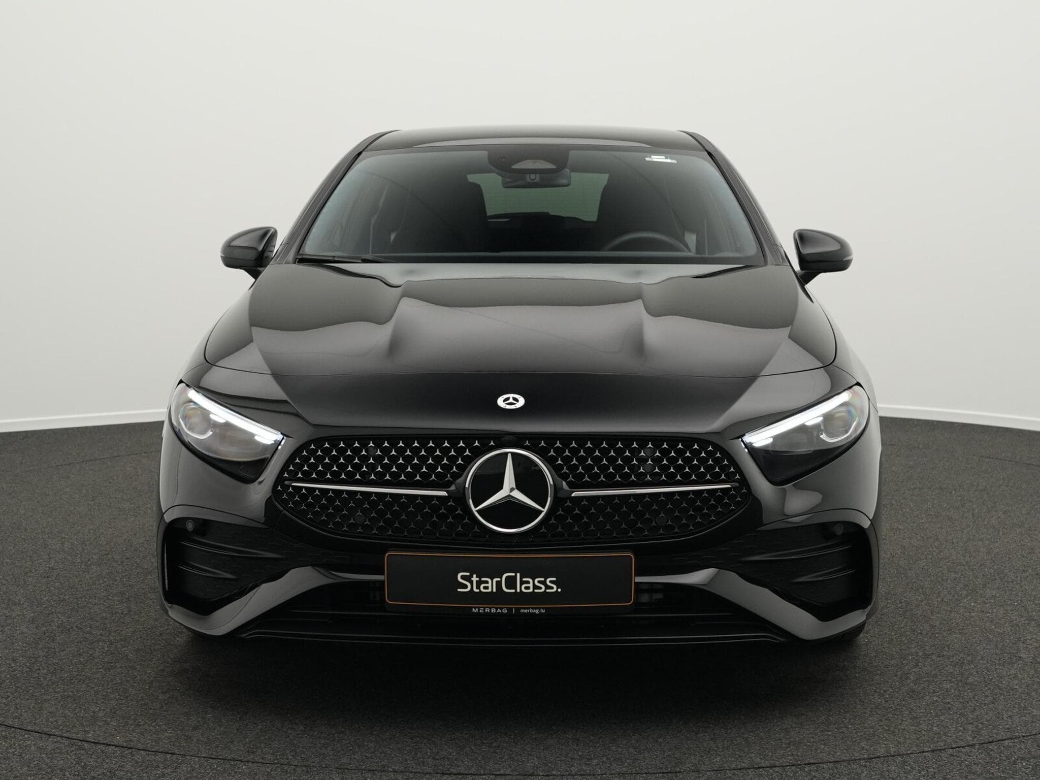 Mercedes A 200 d AMG-Line Multi+Kamera+Night+19" (2025) - Photo 2