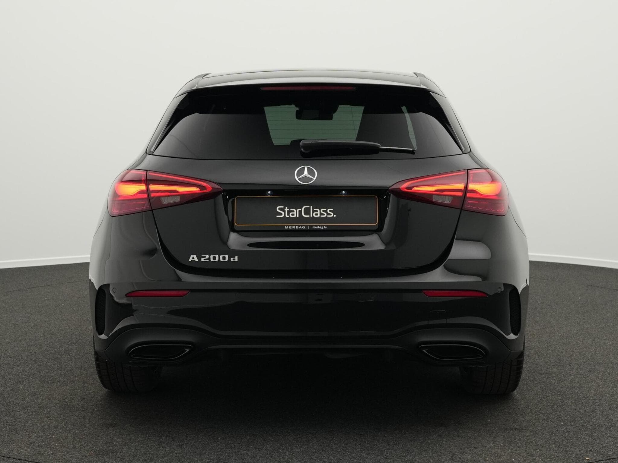 Mercedes A 200 d AMG-Line Multi+Kamera+Night+19" (2025) - Photo 4
