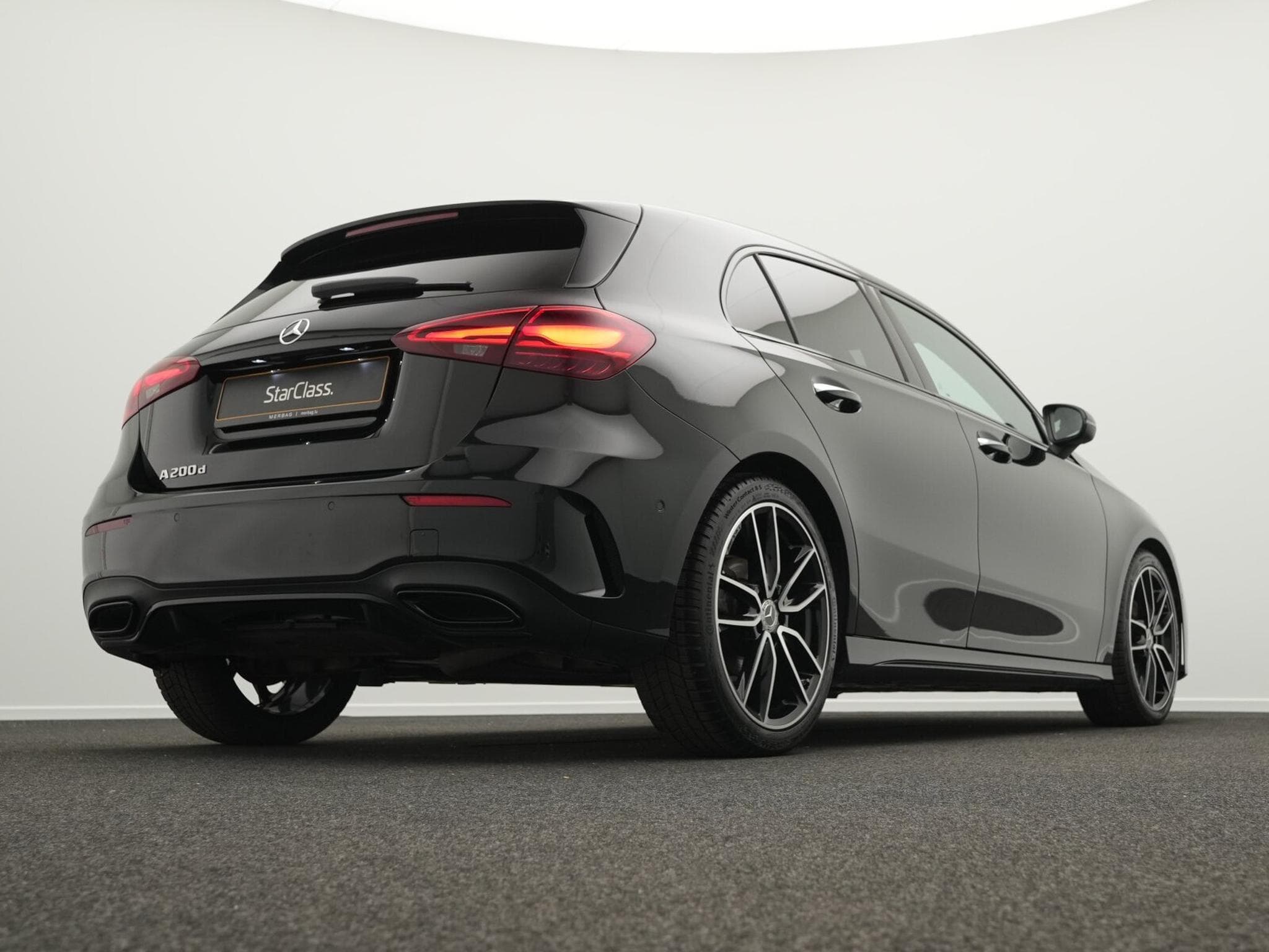 Mercedes A 200 d AMG-Line Multi+Kamera+Night+19" (2025) - Photo 9