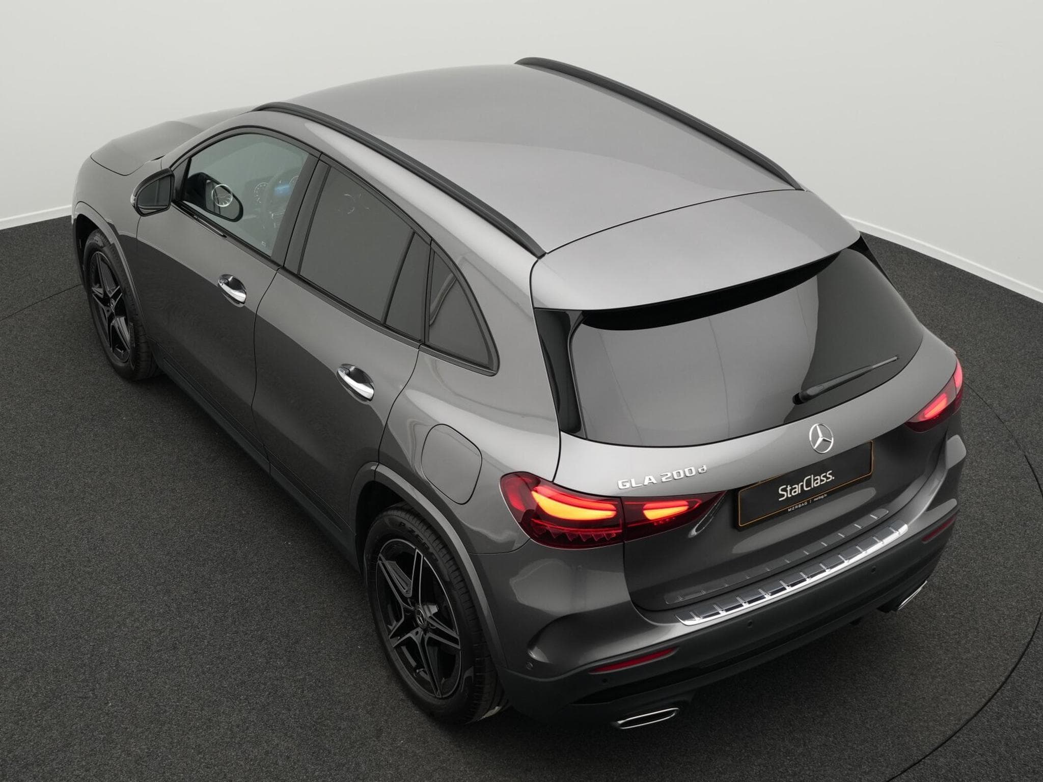 Mercedes GLA 200 d AMG-Line Multi+Kamera+Night+19"+AHK (2025) - Photo 11