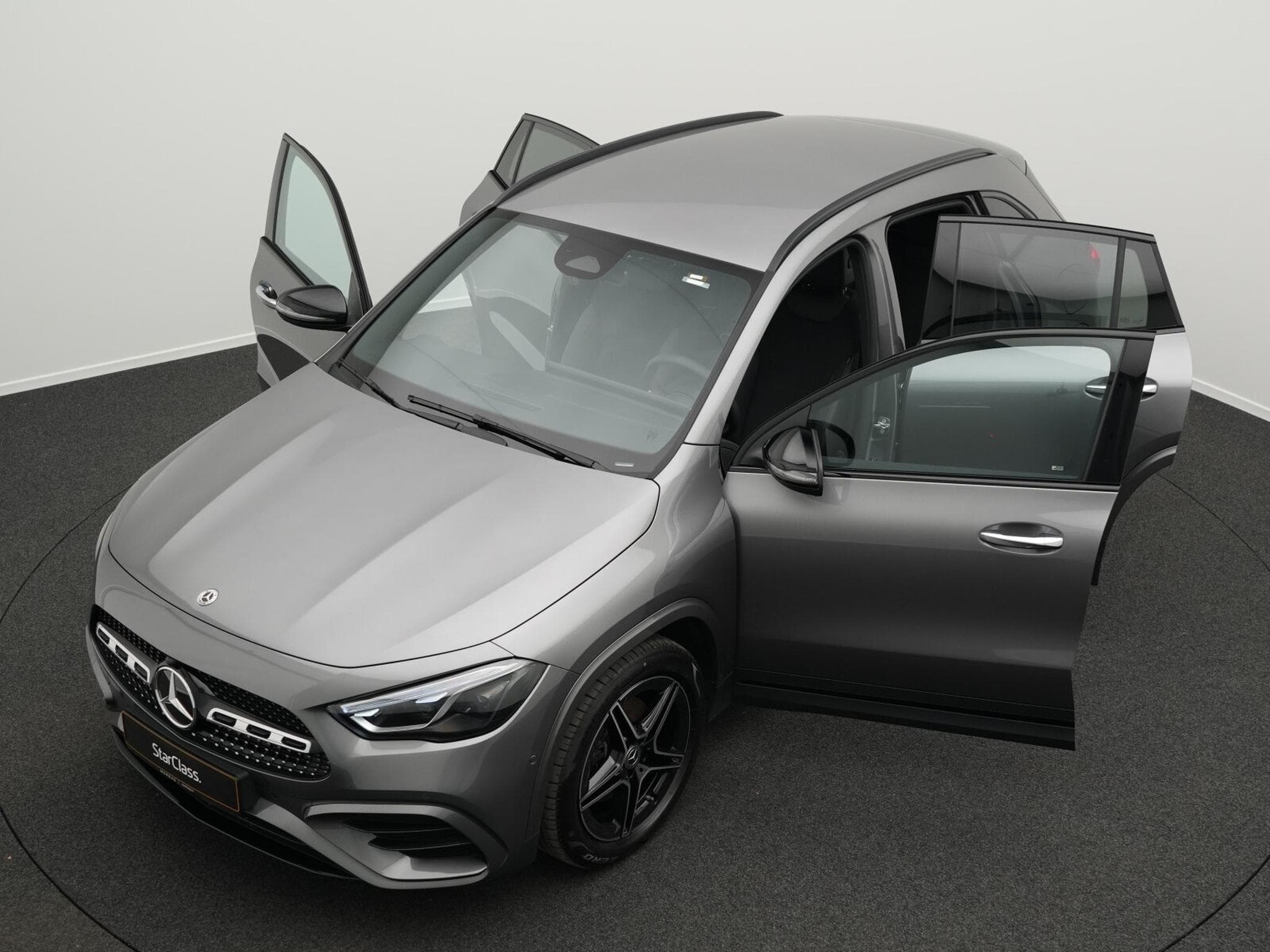 Mercedes GLA 200 d AMG-Line Multi+Kamera+Night+19"+AHK (2025) - Photo 12