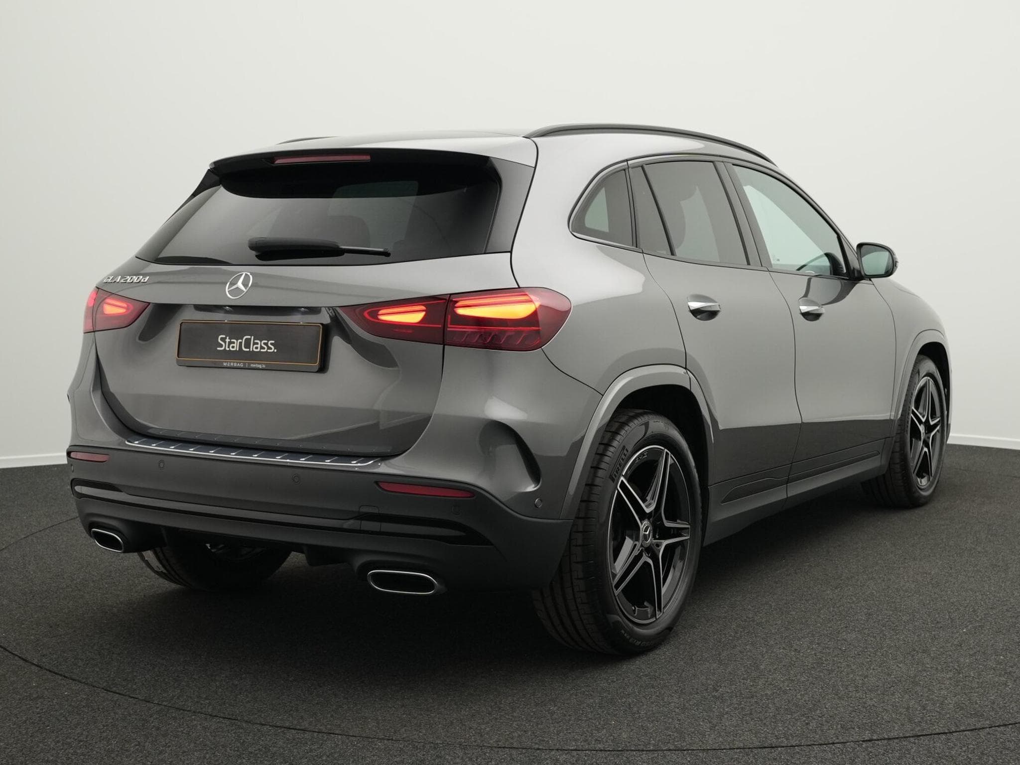 Mercedes GLA 200 d AMG-Line Multi+Kamera+Night+19"+AHK (2025) - Photo 3