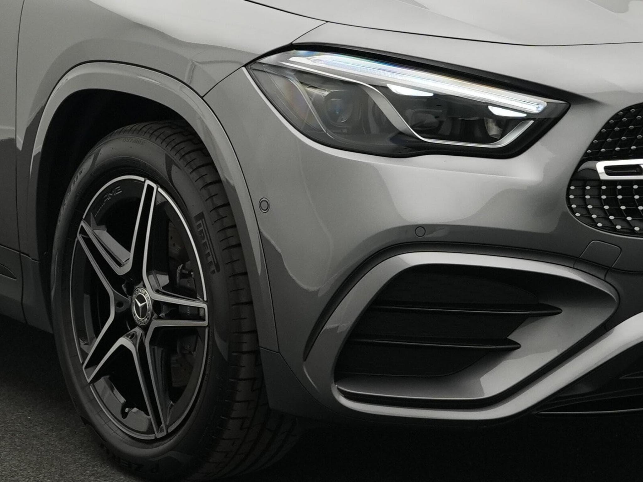 Mercedes GLA 200 d AMG-Line Multi+Kamera+Night+19"+AHK (2025) - Photo 7
