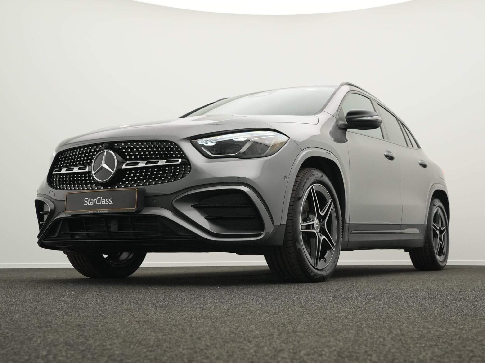 Mercedes GLA 200 d AMG-Line Multi+Kamera+Night+19"+AHK (2025) - Photo 8