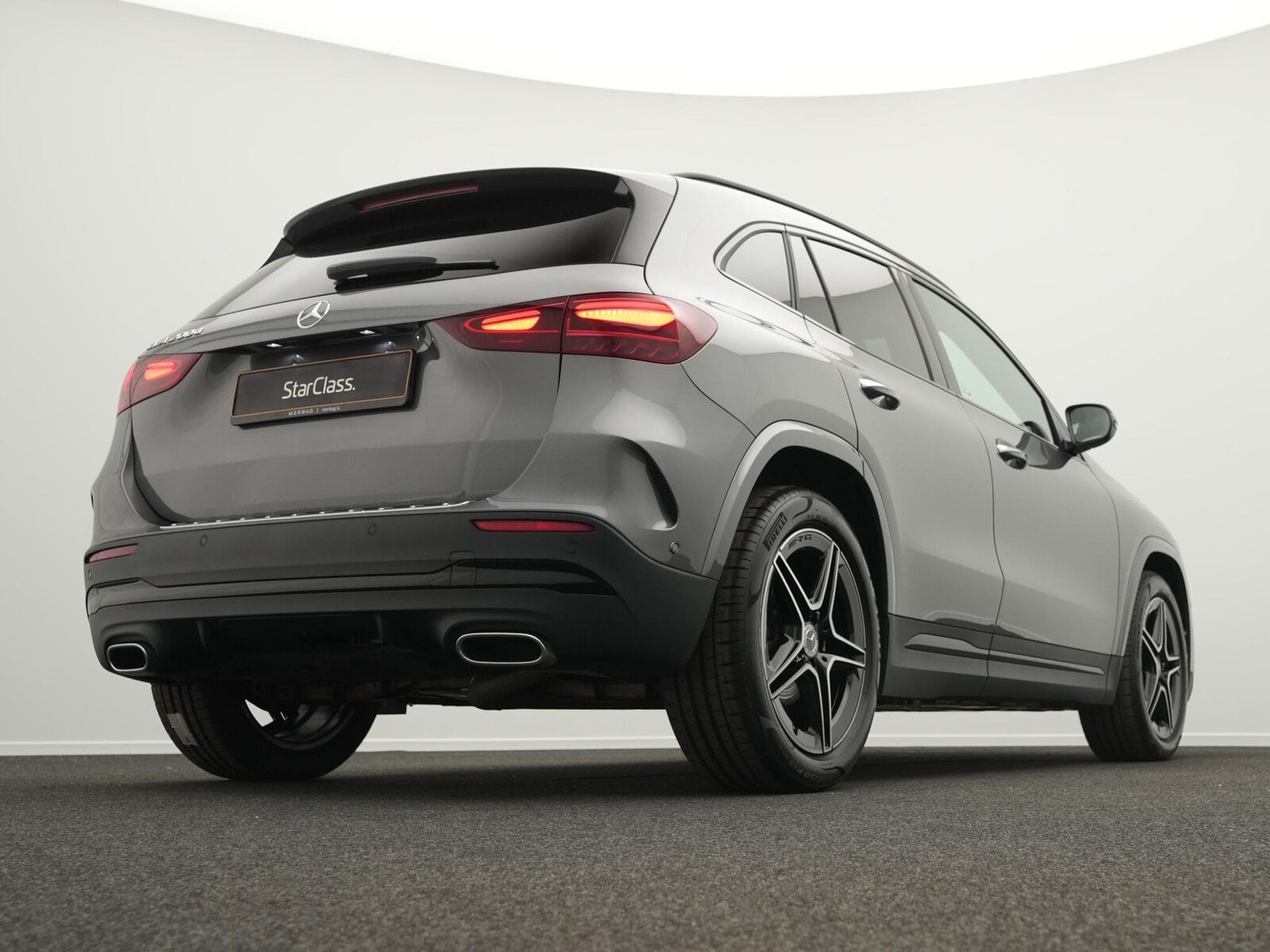 Mercedes GLA 200 d AMG-Line Multi+Kamera+Night+19"+AHK (2025) - Photo 9