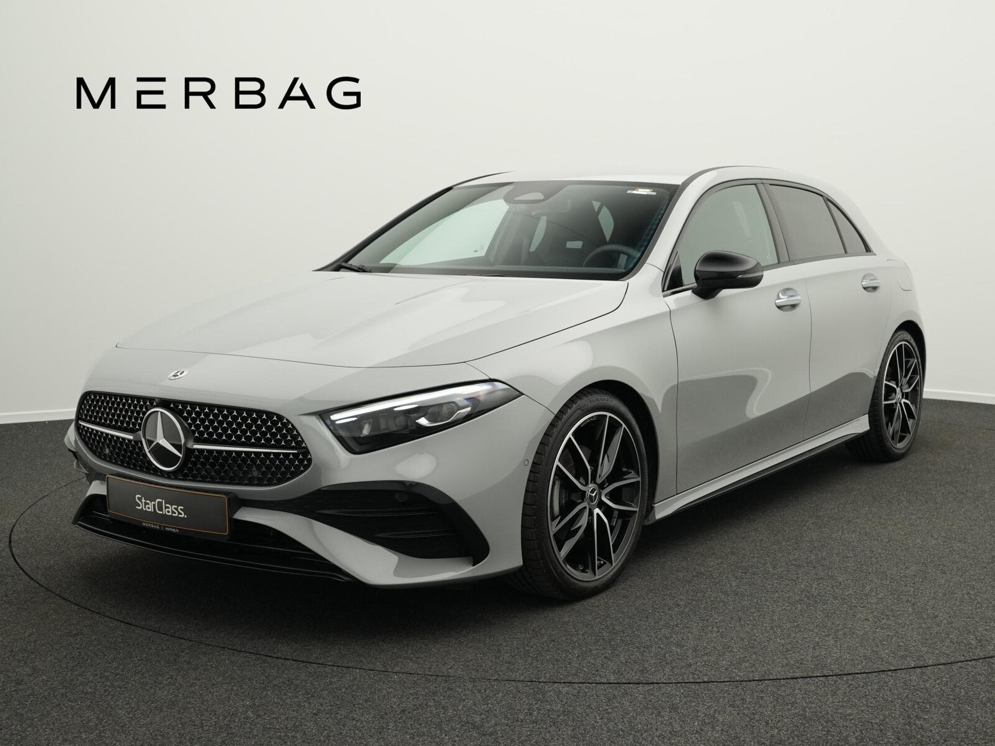 Mercedes A 200 AMG-Line Multi+Kamera+Distr+Night+19" (2025) - Photo 1