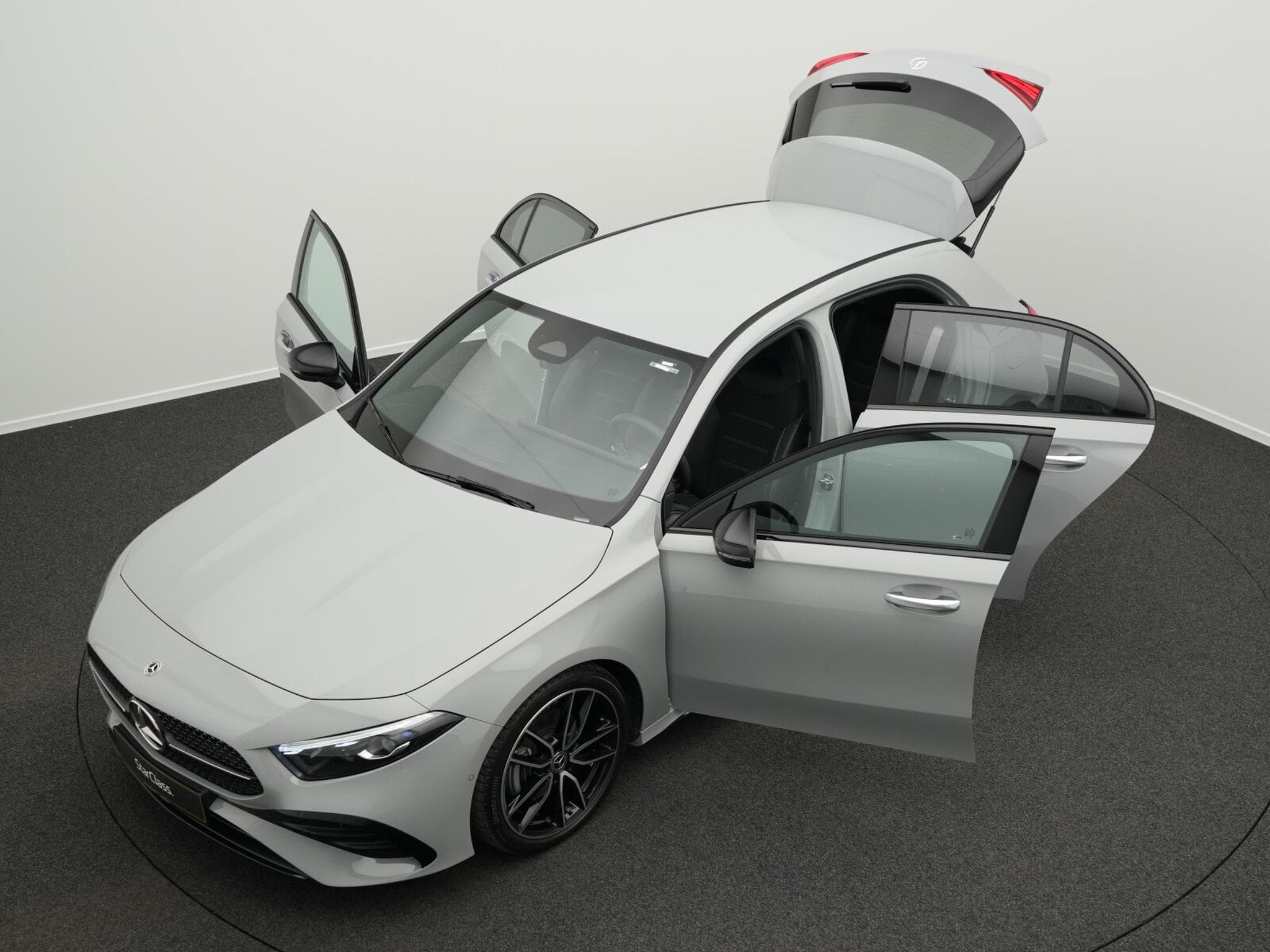 Mercedes A 200 AMG-Line Multi+Kamera+Distr+Night+19" (2025) - Photo 12
