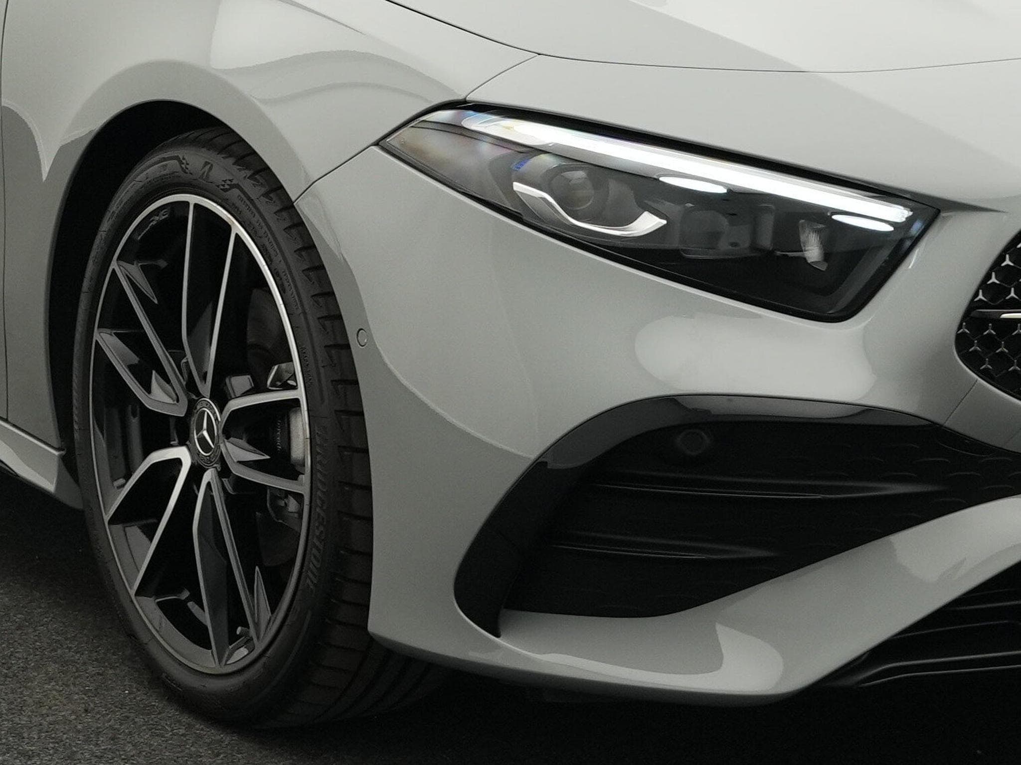 Mercedes A 200 AMG-Line Multi+Kamera+Distr+Night+19" (2025) - Photo 7