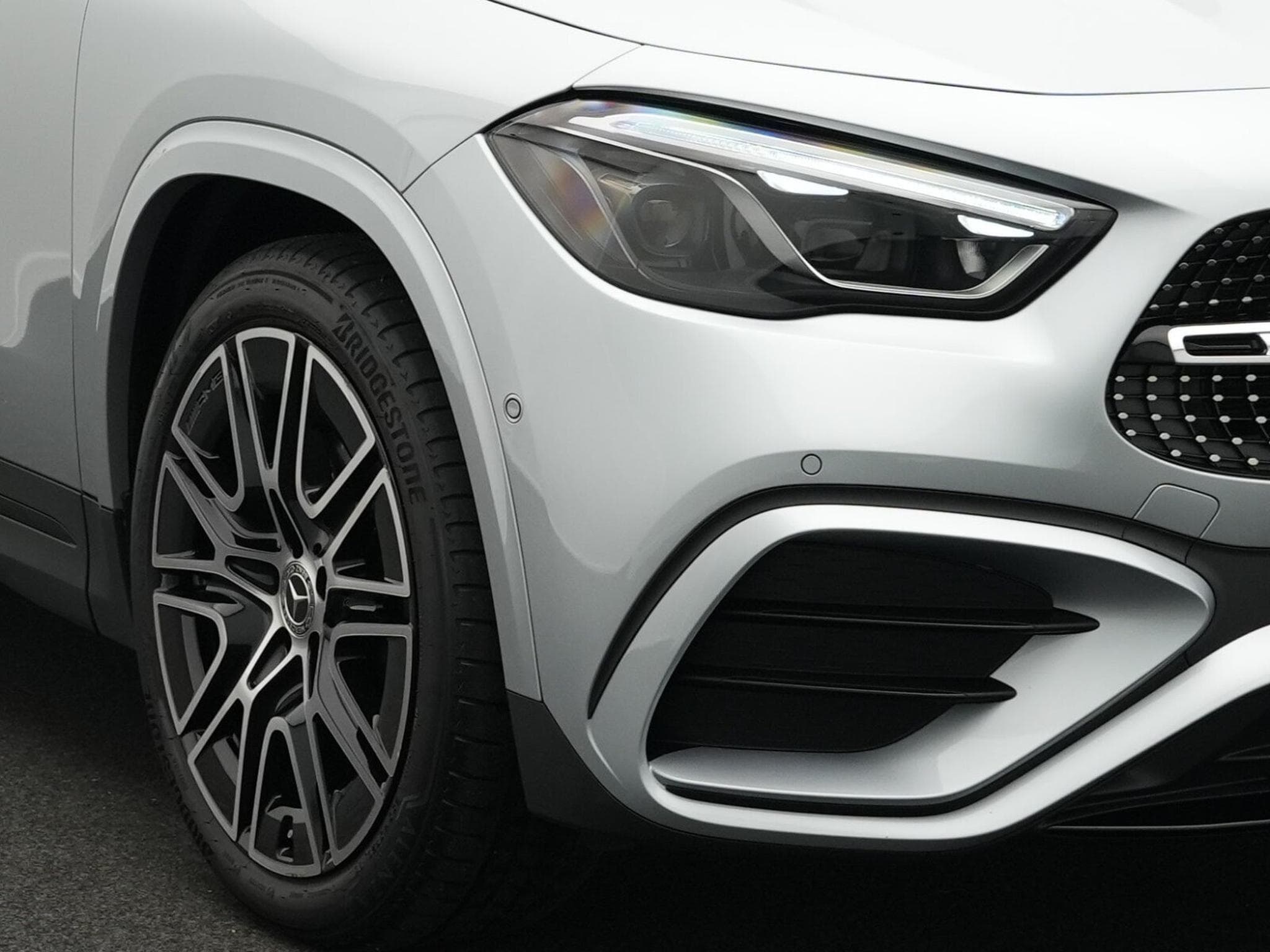 Mercedes GLA 200 d AMG-Line Multi+Kamera+AHK+Night (2025) - Photo 7