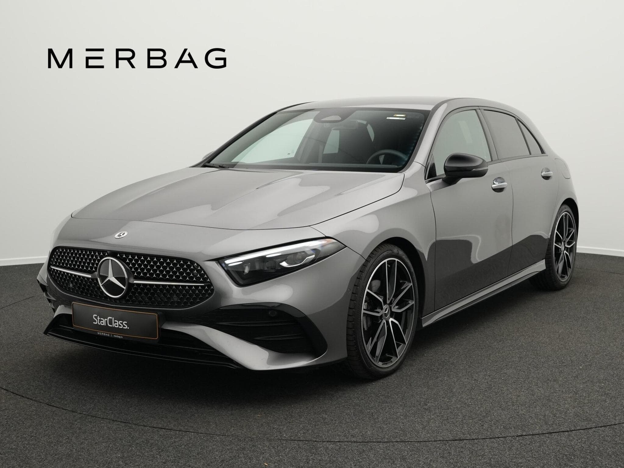 Mercedes A 200 d AMG-Line Multi+Kamera+Night+19" (2025) - Photo 1