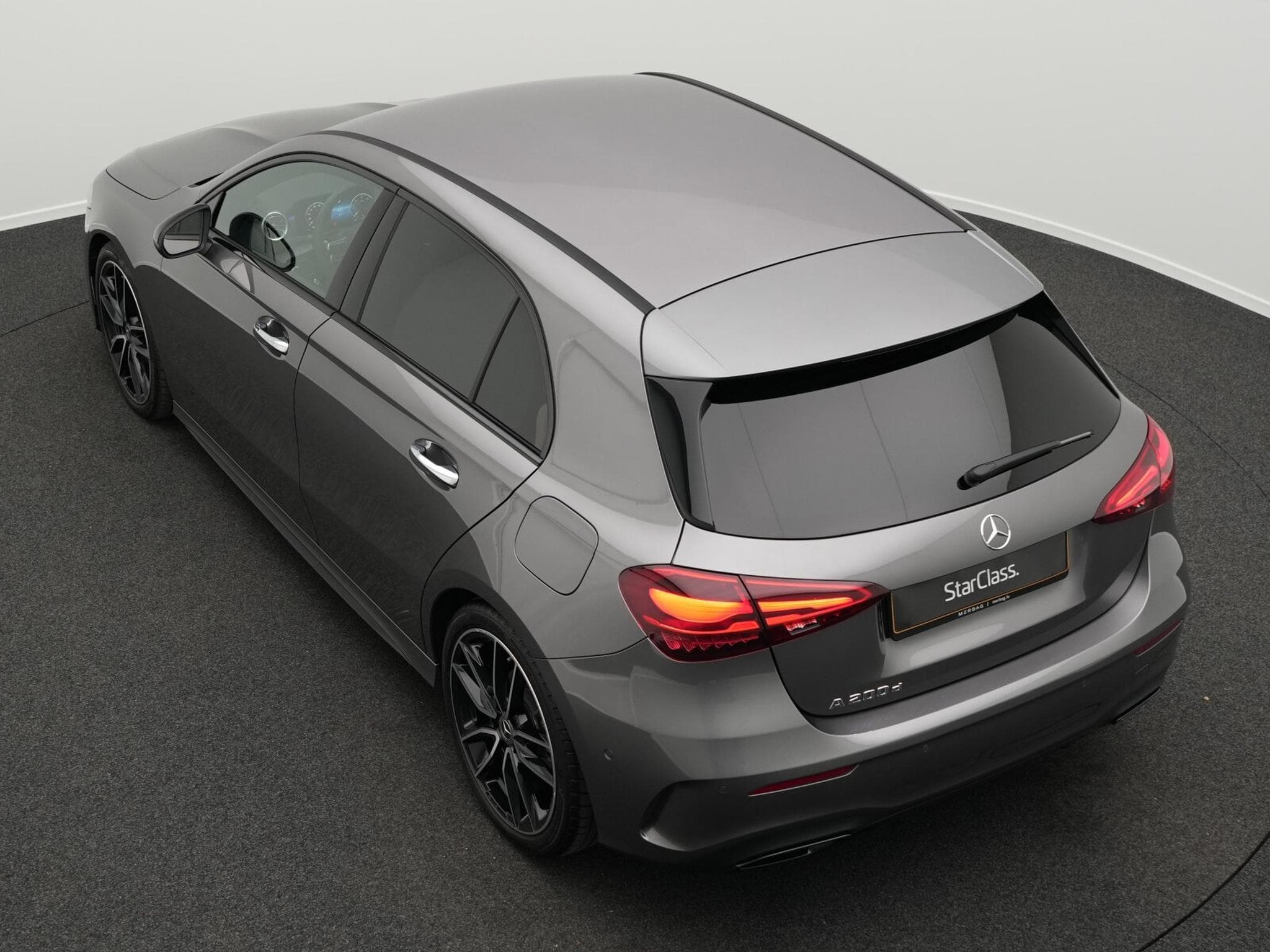 Mercedes A 200 d AMG-Line Multi+Kamera+Night+19" (2025) - Photo 11