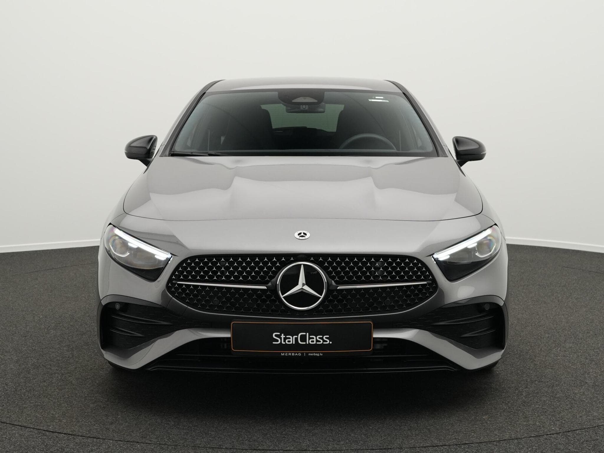 Mercedes A 200 d AMG-Line Multi+Kamera+Night+19" (2025) - Photo 2