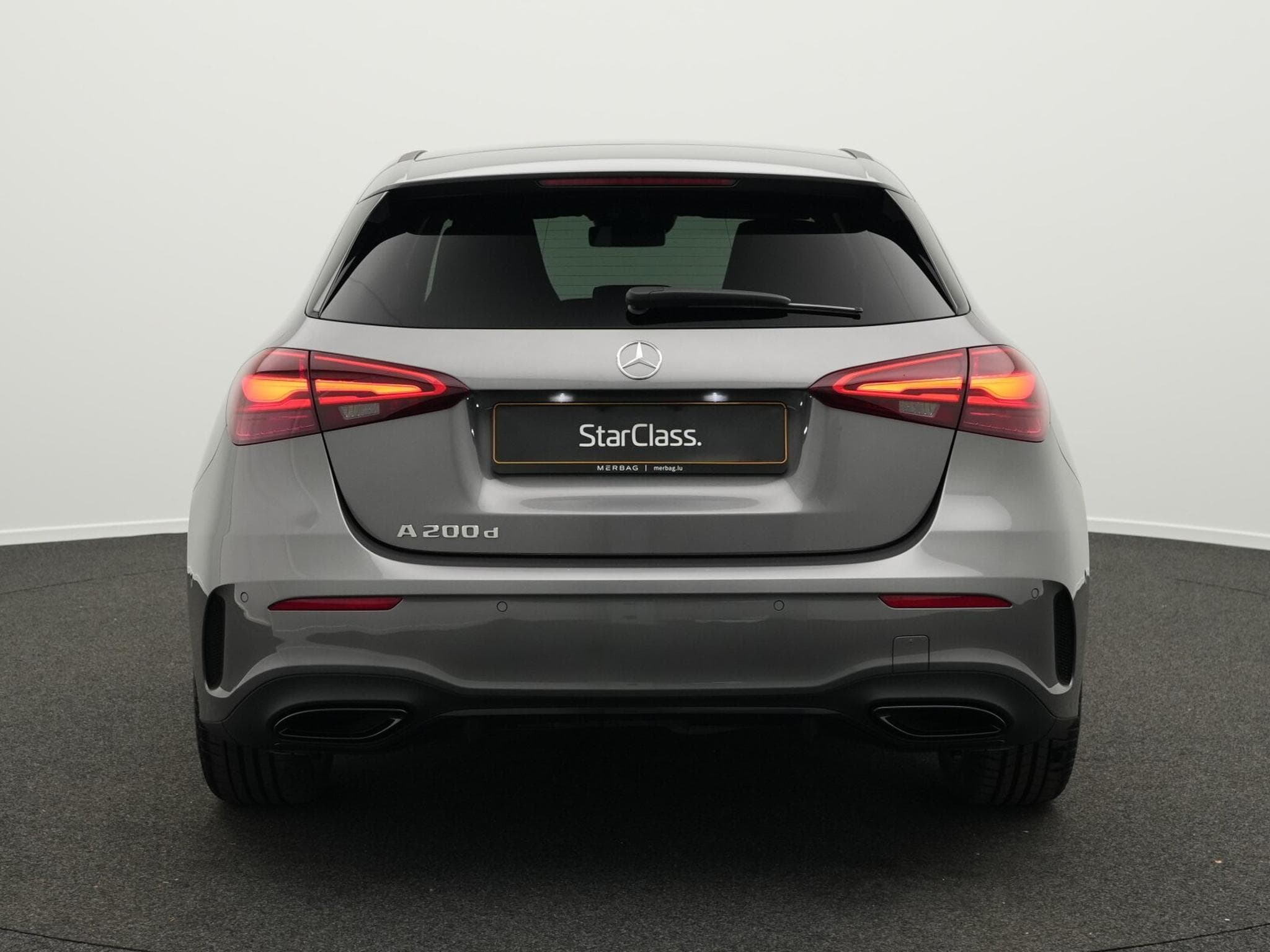 Mercedes A 200 d AMG-Line Multi+Kamera+Night+19" (2025) - Photo 4