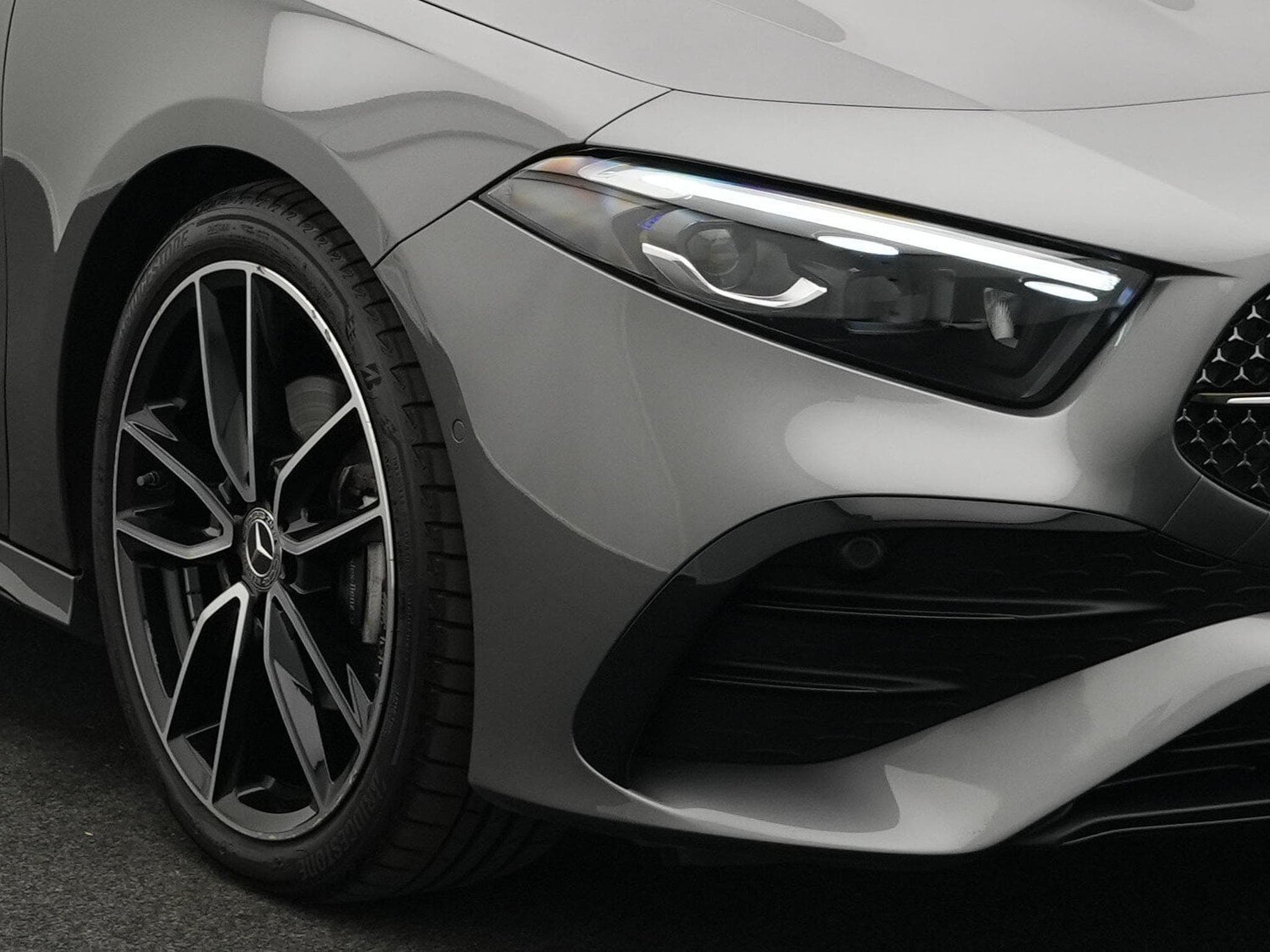 Mercedes A 200 d AMG-Line Multi+Kamera+Night+19" (2025) - Photo 7