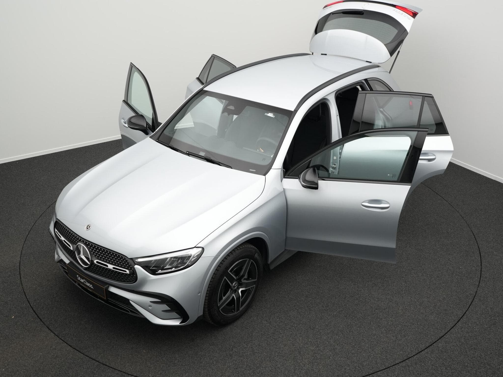 Mercedes GLC 300 d 4M AMG-Line LED+Kamera+Memo+Night+AHK (2025) - Photo 12