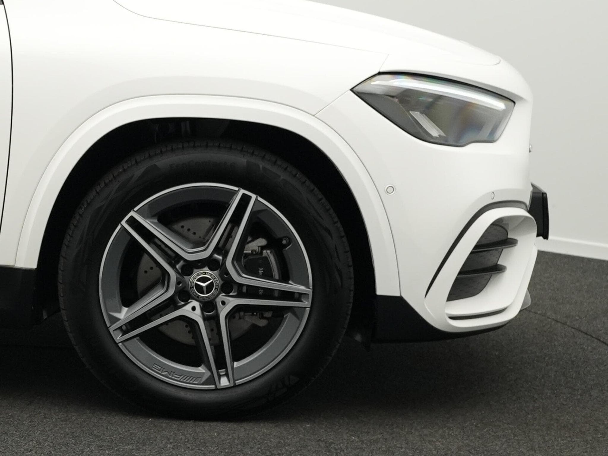 Mercedes GLA 220 4M AMG-Line LED+Kamera+Totw+Night+19" (2024) - Photo 6