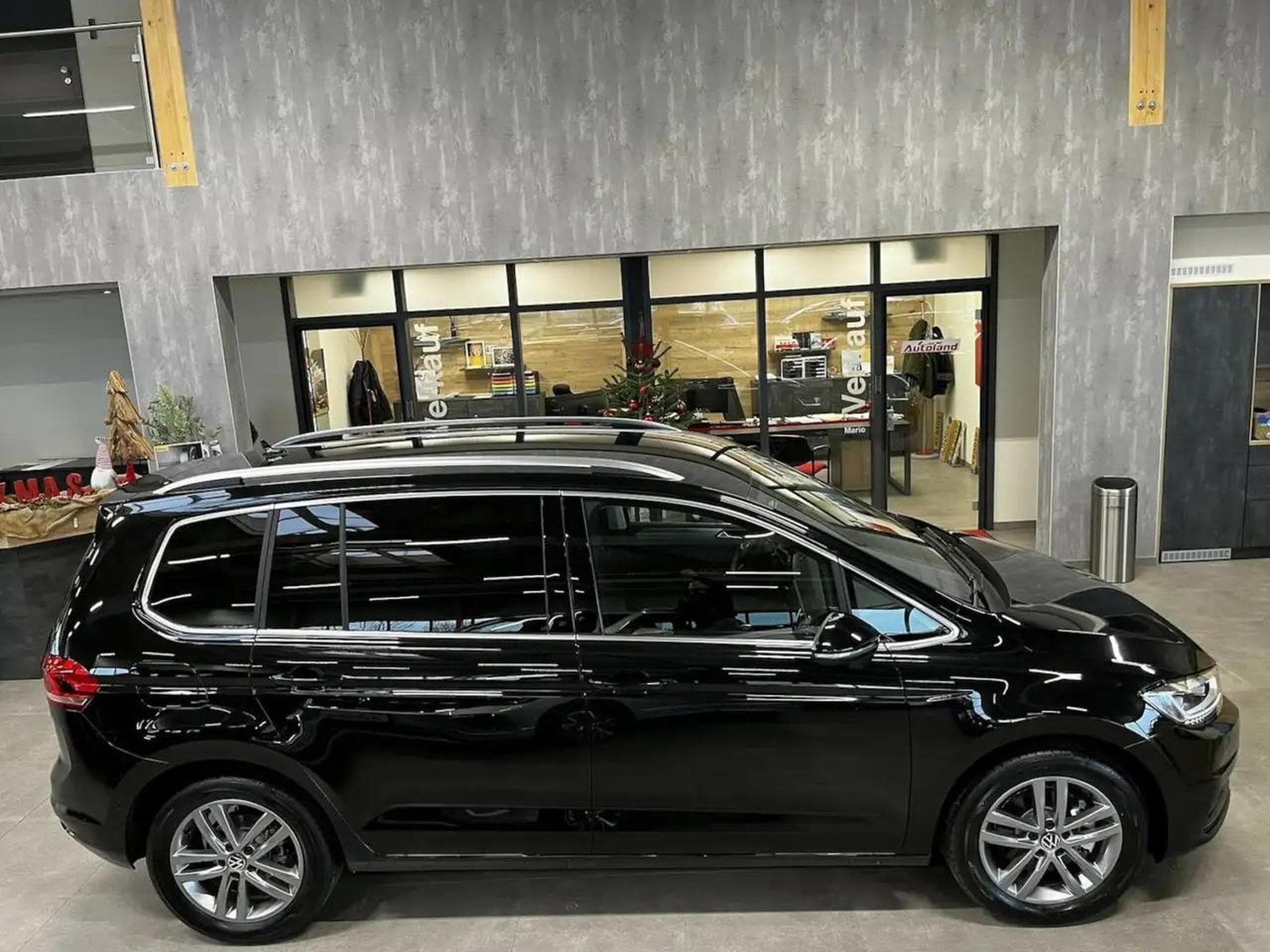 VW Touran (2025) - Foto 2
