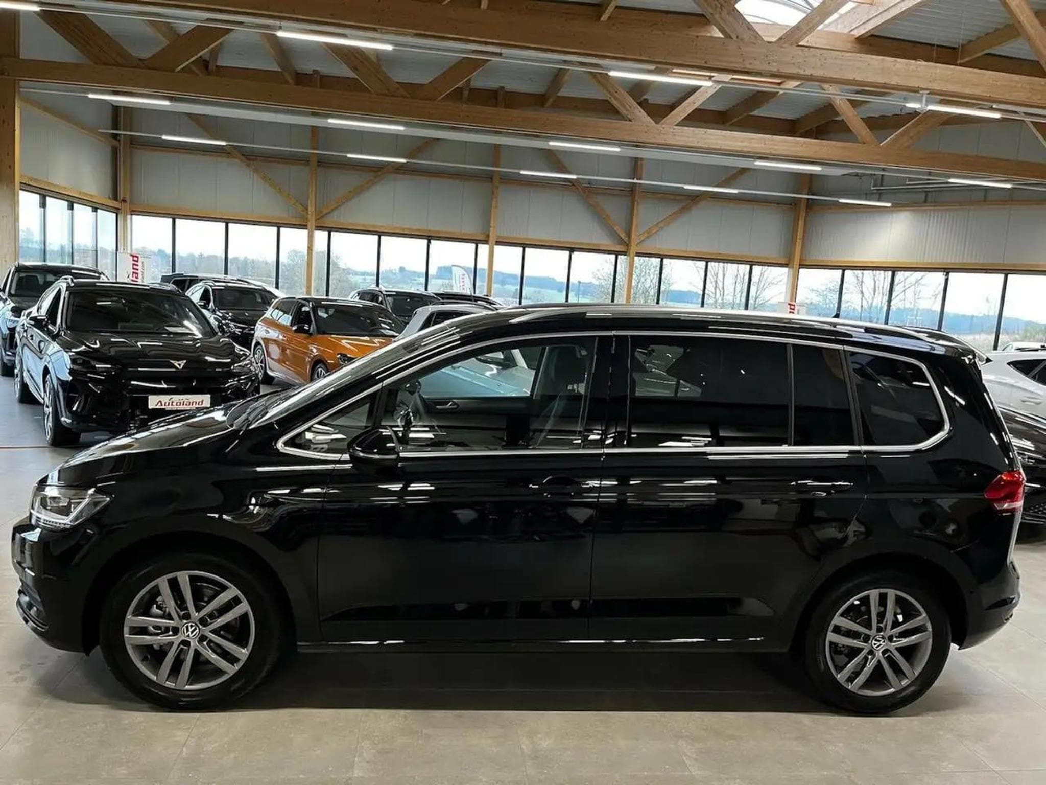 VW Touran (2025) - Foto 23