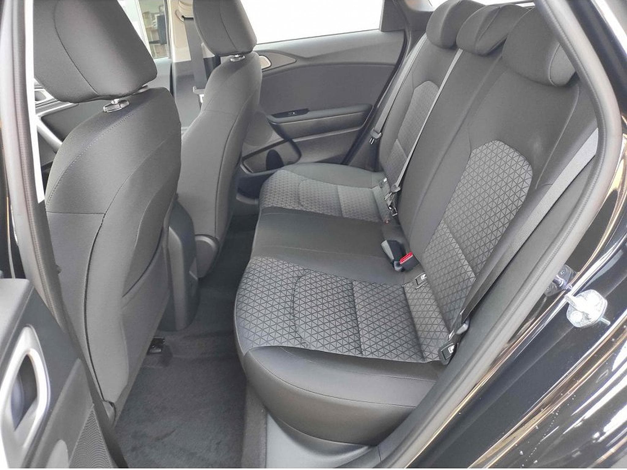Kia Ceed (2018) - Foto 11
