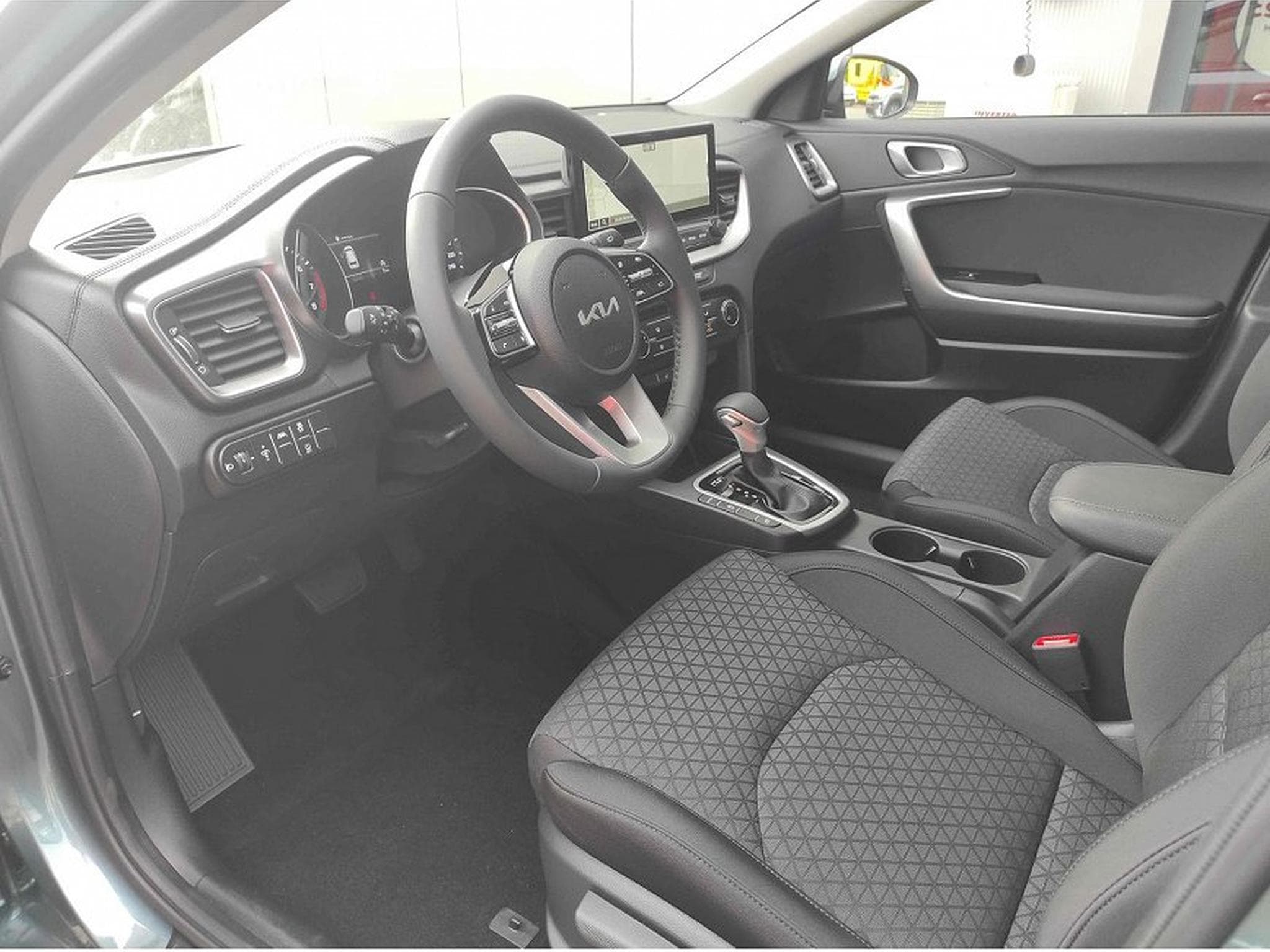 Kia Ceed (2022) - Photo 8