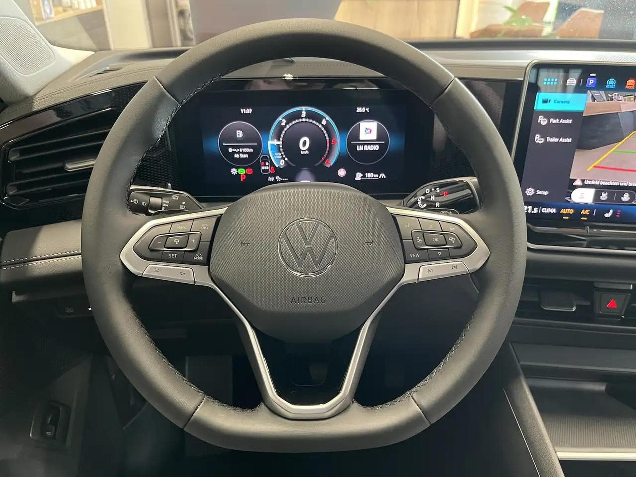 VW Tiguan (2025) - Photo 11