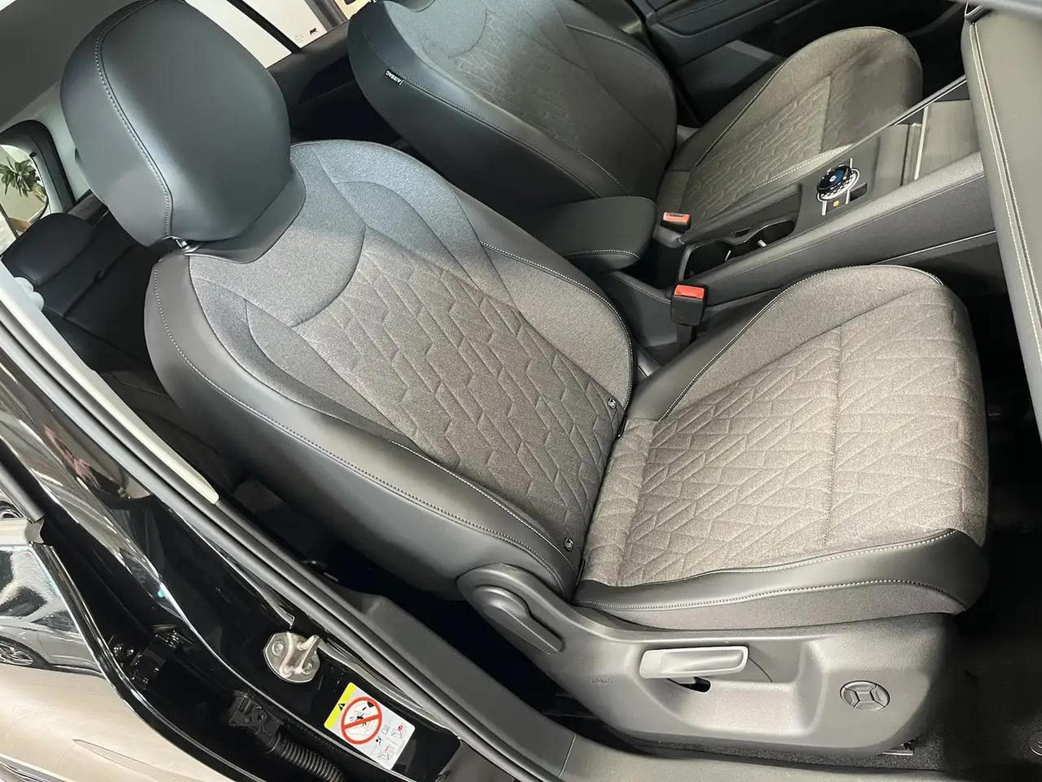 VW Tiguan (2025) - Photo 17