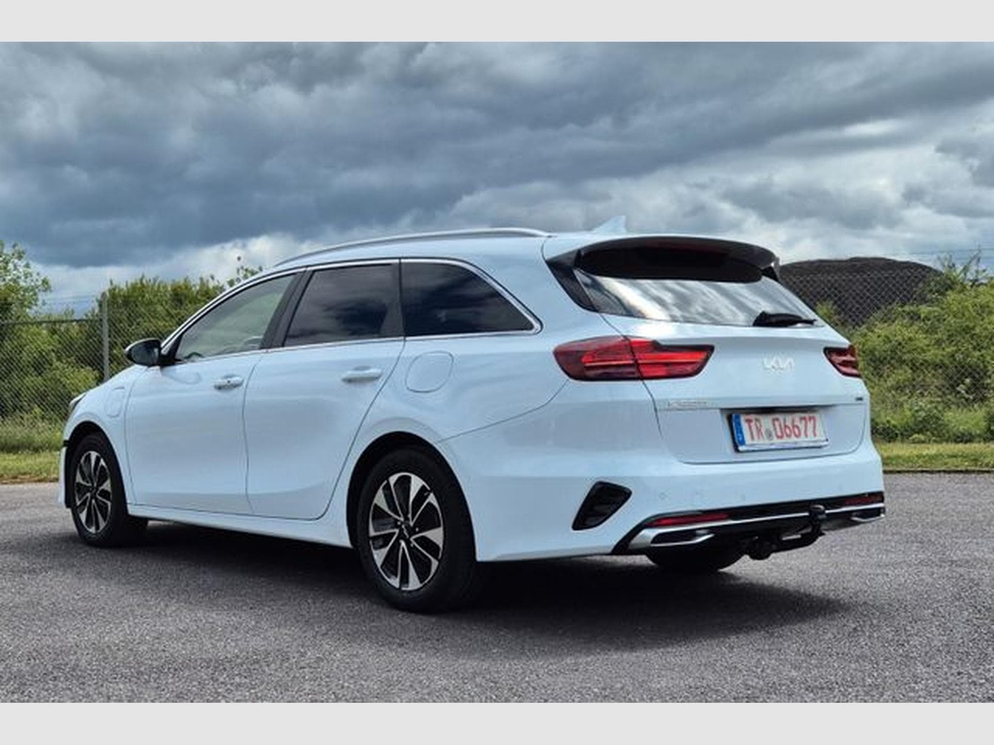 Kia Ceed Ceed Sportswagon 1.6 Plug-in Hybrid Vision, LED. (2022) - Photo 3