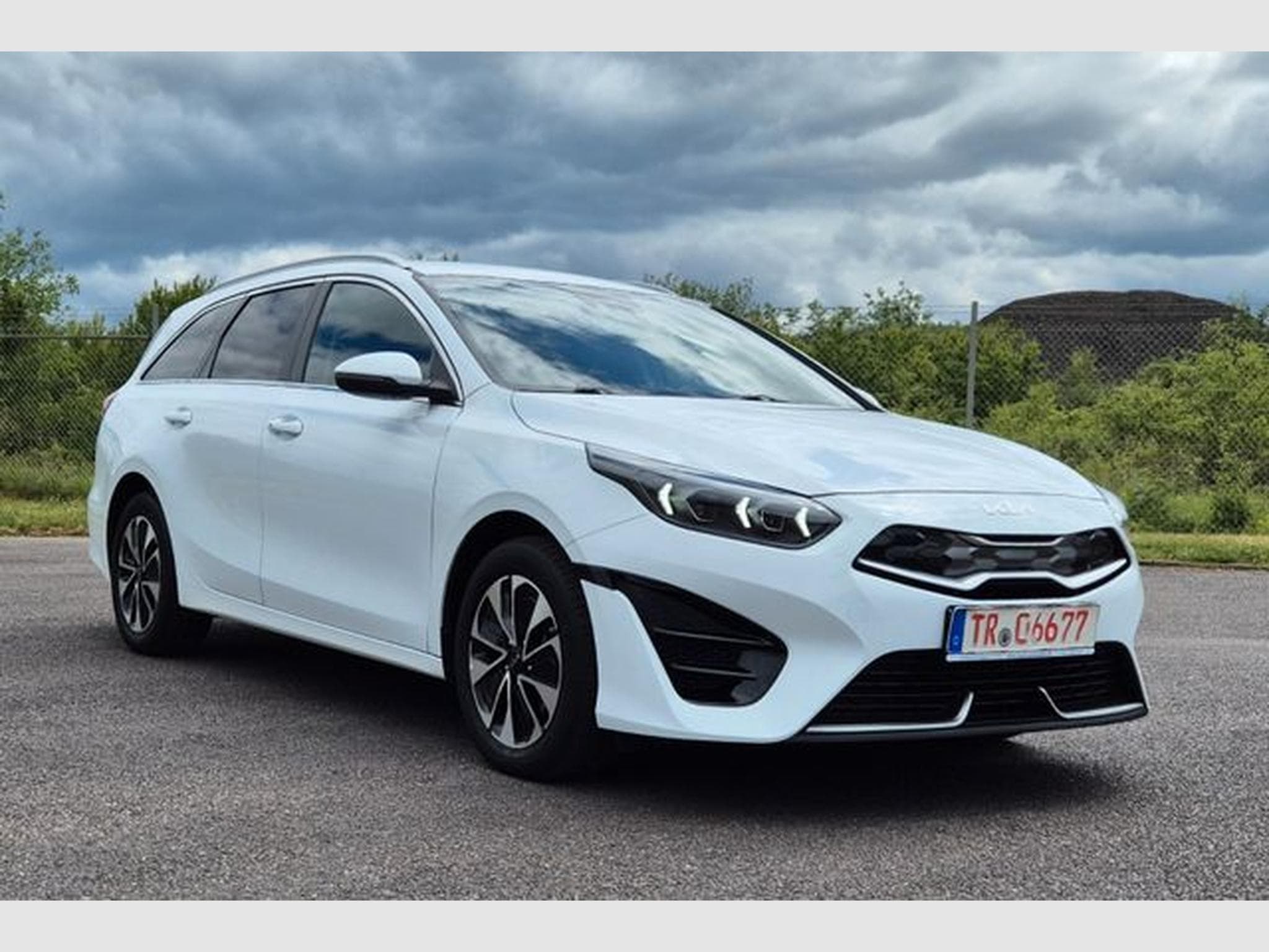 Kia Ceed Ceed Sportswagon 1.6 Plug-in Hybrid Vision, LED. (2022) - Photo 6