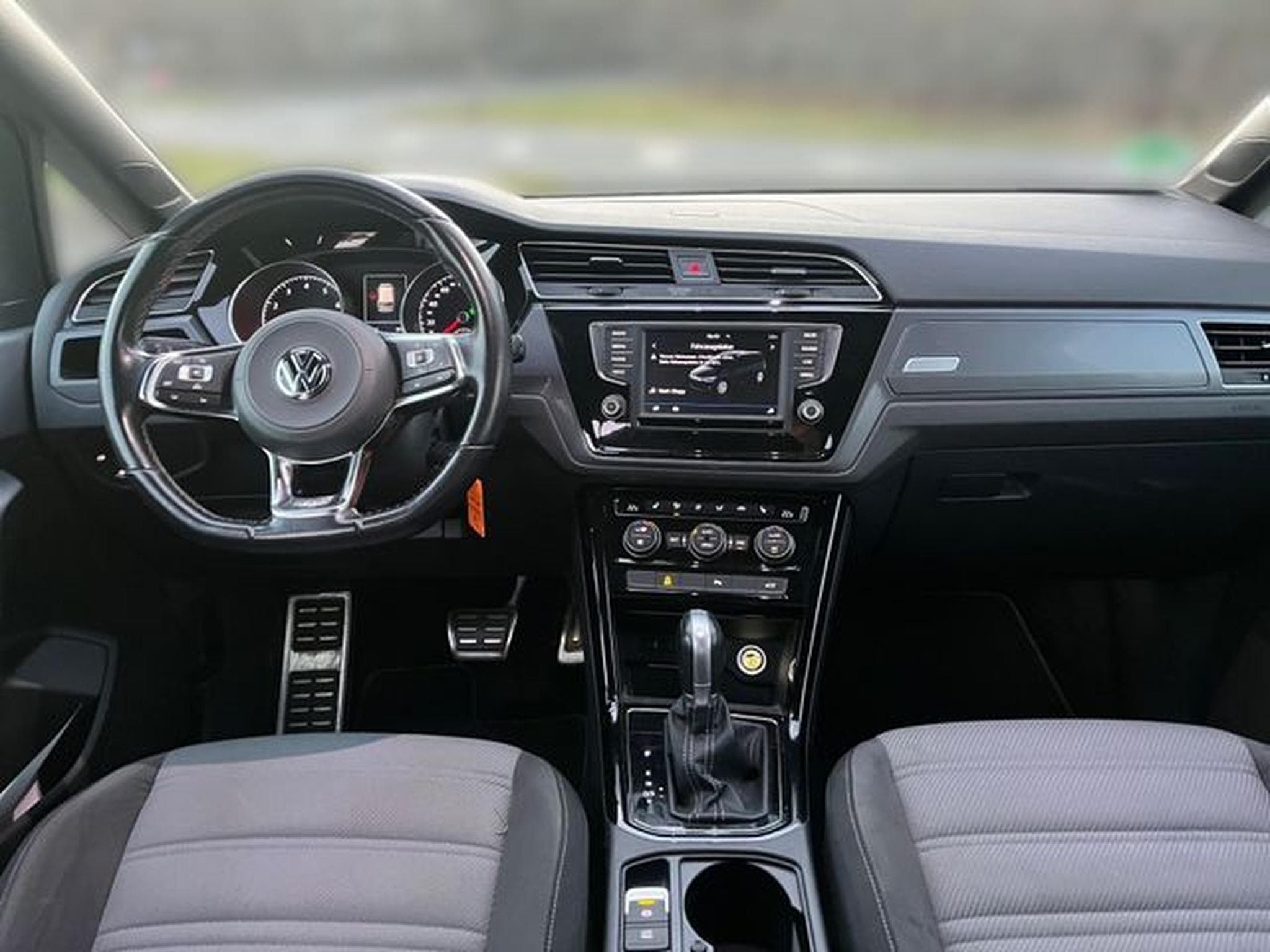 VW Touran Touran Highline R-Line BMT/Start-Stopp (2017) - Photo 12