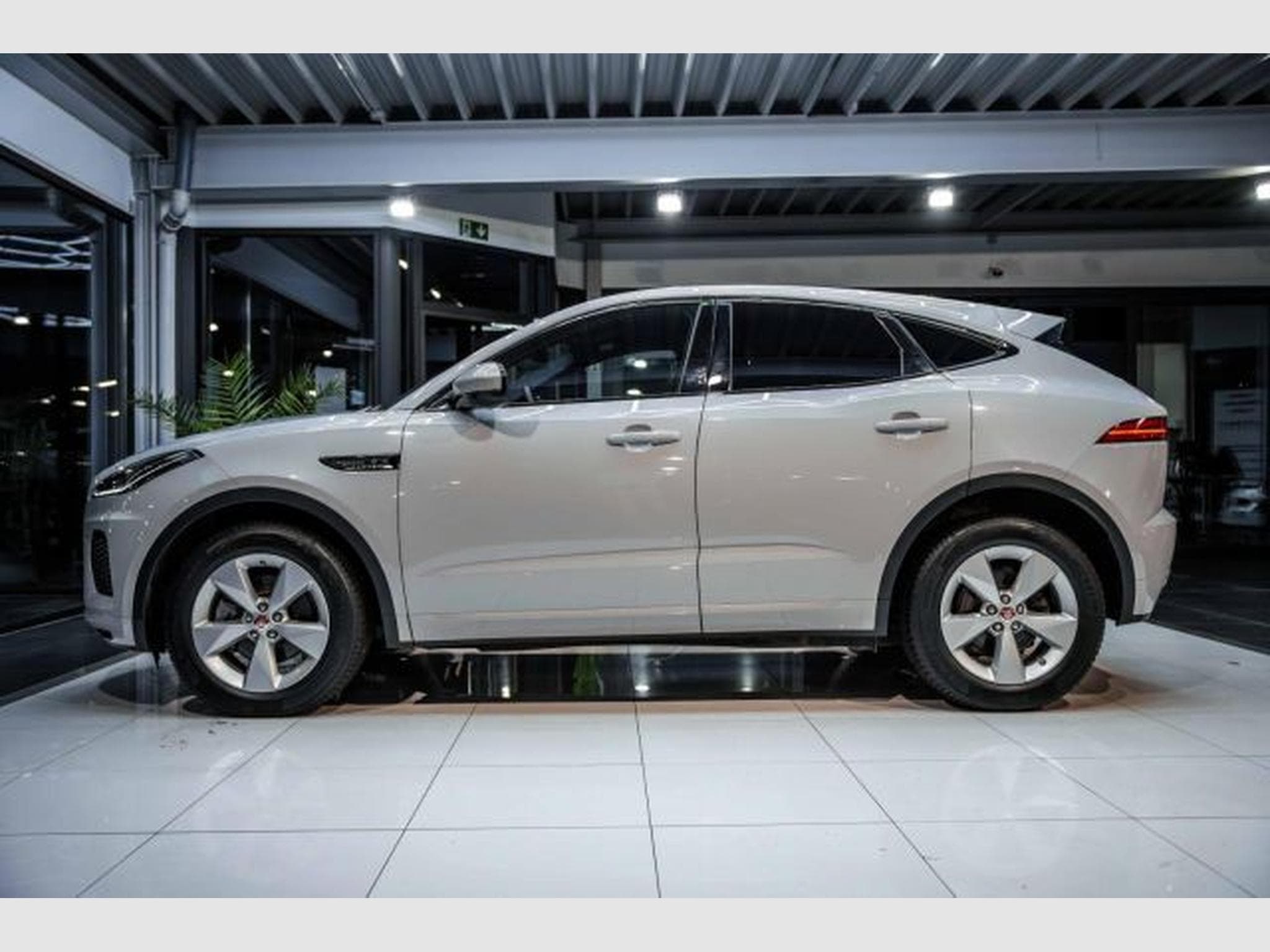 Jaguar E-Pace E-PACE 2.0 D R-Dynamic S AWD Autom. NAVI LED RFK (2021) - Photo 10