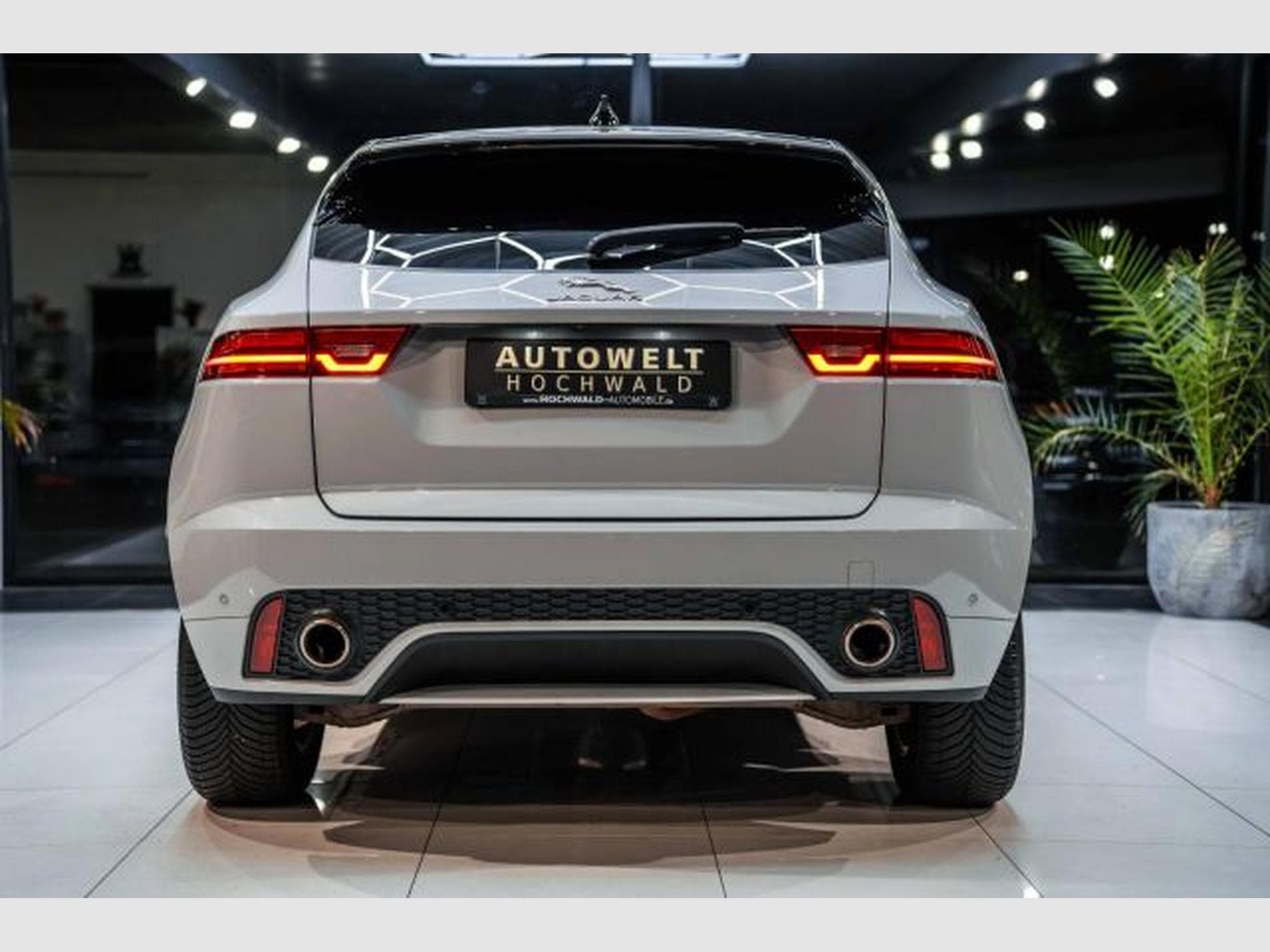 Jaguar E-Pace E-PACE 2.0 D R-Dynamic S AWD Autom. NAVI LED RFK (2021) - Photo 13