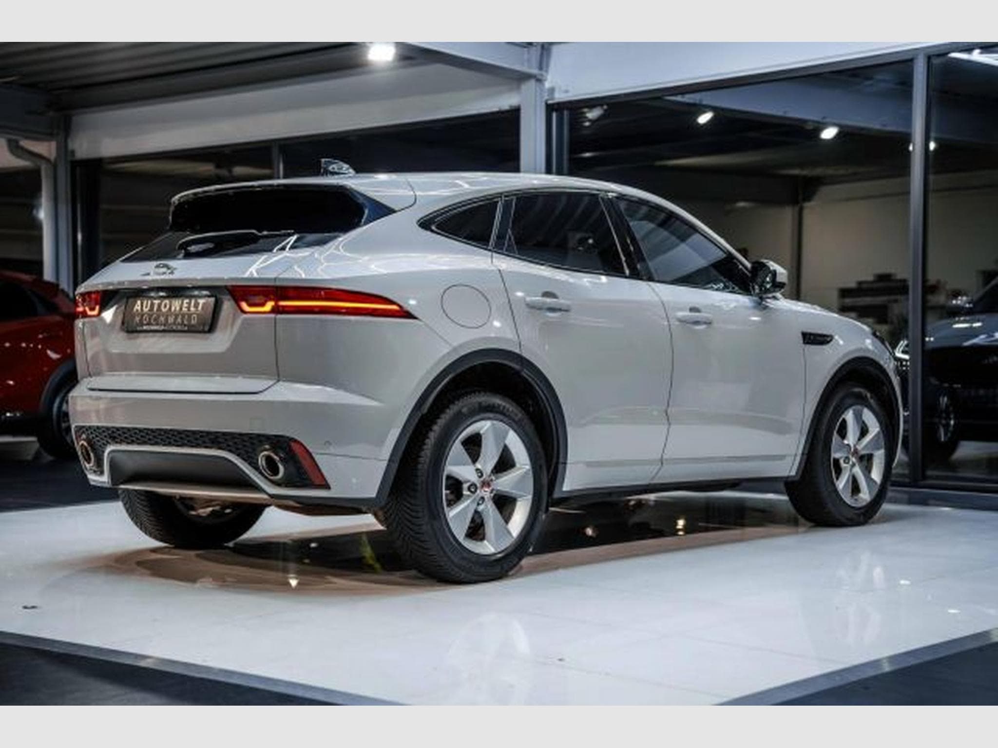 Jaguar E-Pace E-PACE 2.0 D R-Dynamic S AWD Autom. NAVI LED RFK (2021) - Photo 14