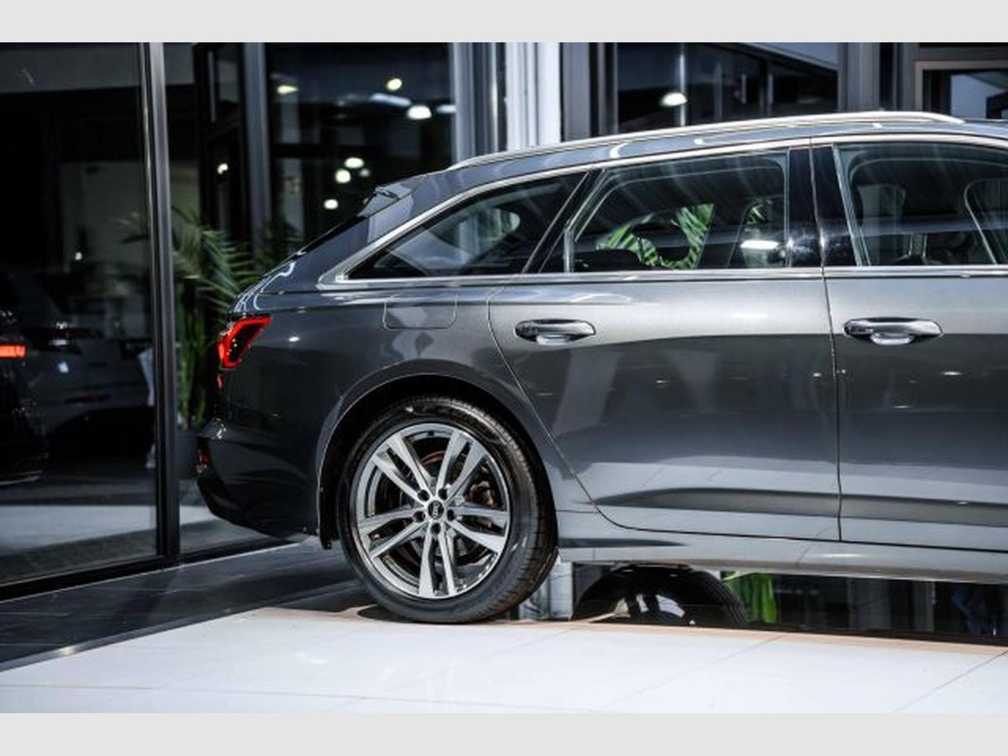 Audi A6 A6 Avant 35 TDI S-tronic S-Line NAVI LED 1.HAND (2021) - Foto 8