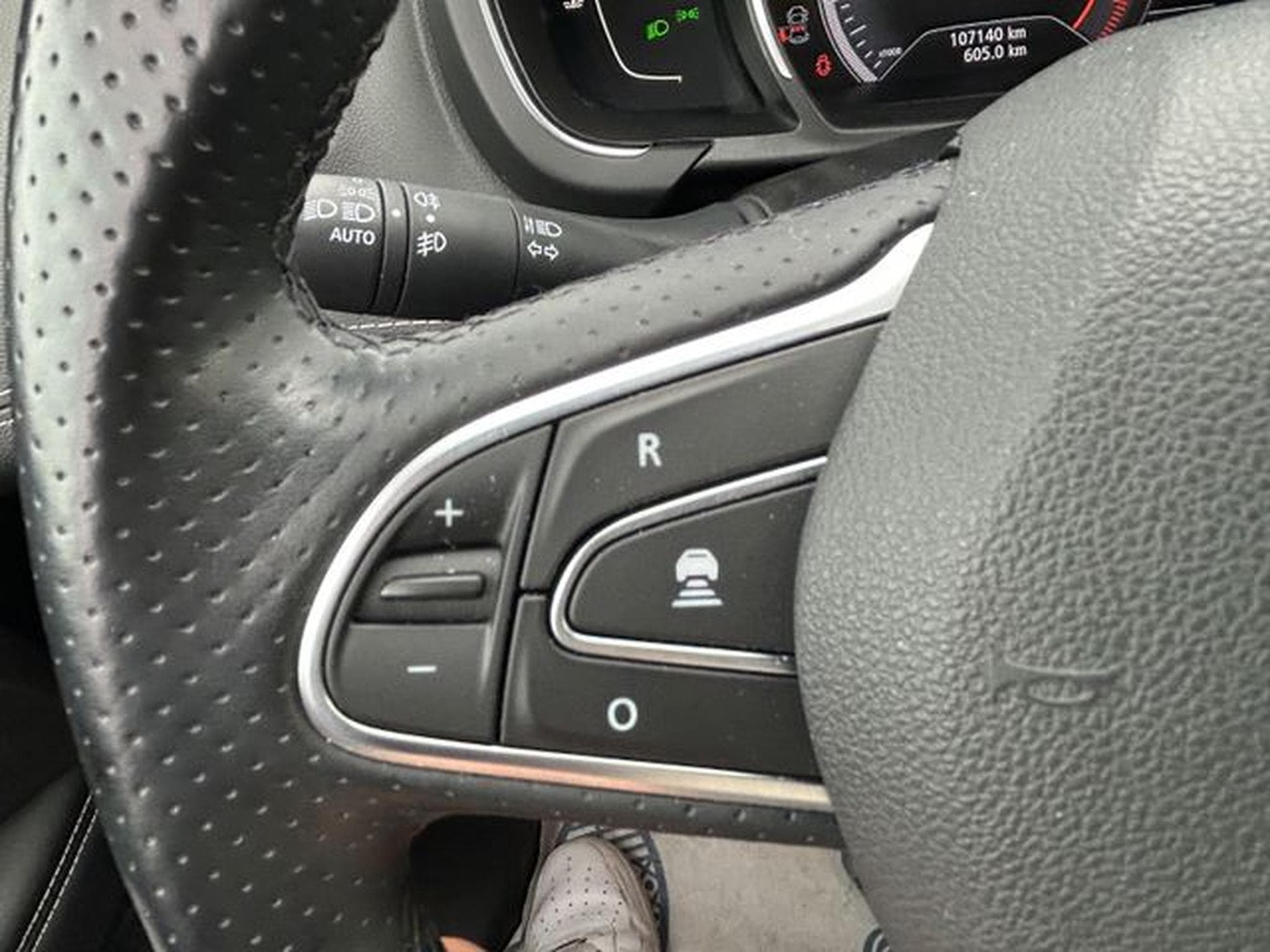 Renault Scenic Scenic IV Initiale Paris *Automatik*Navi*Kamera* (2018) - Photo 18