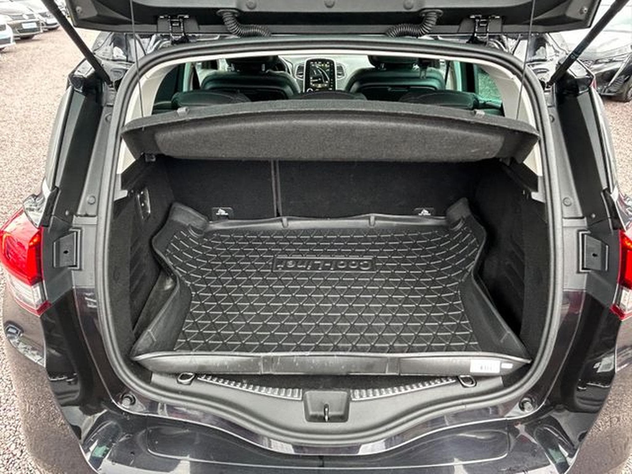 Renault Scenic Scenic IV Initiale Paris *Automatik*Navi*Kamera* (2018) - Photo 22