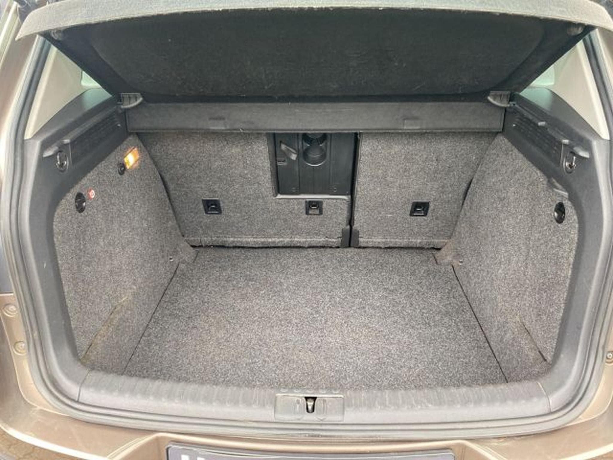 VW Tiguan Tiguan 2.0 TSI DSG 4Motion NAVI RFK BI-XENON SHZ (2013) - Photo 10
