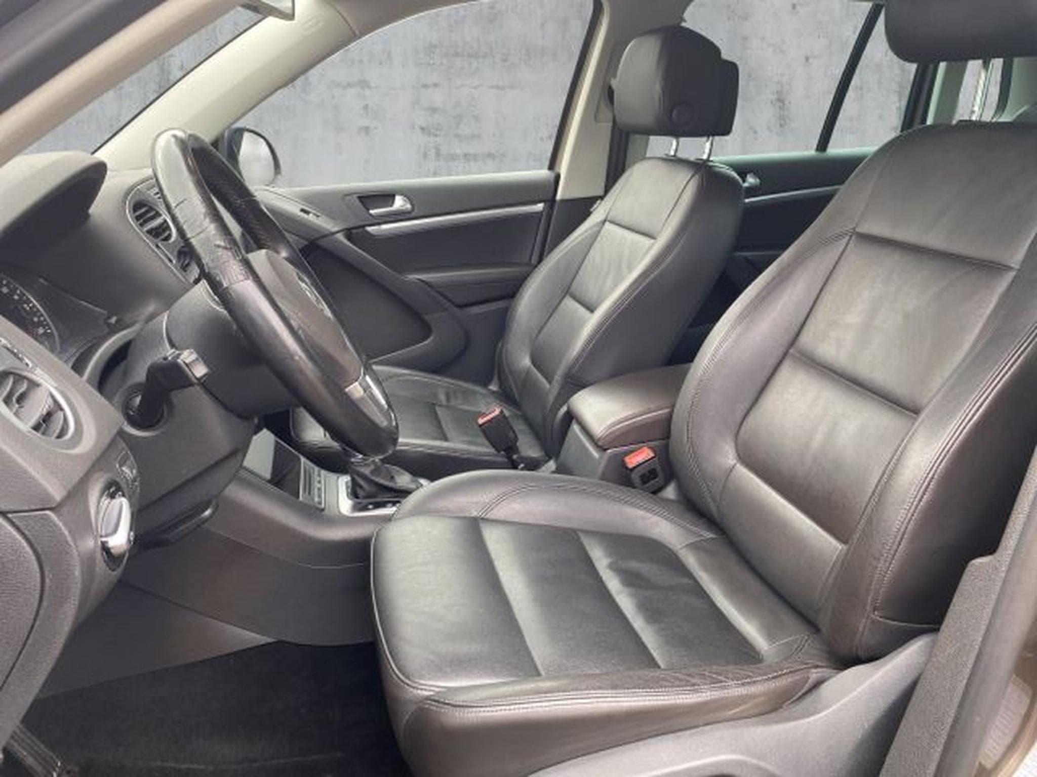 VW Tiguan Tiguan 2.0 TSI DSG 4Motion NAVI RFK BI-XENON SHZ (2013) - Photo 11