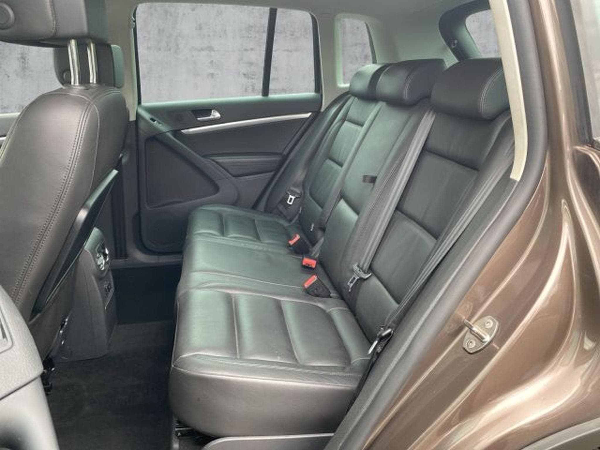 VW Tiguan Tiguan 2.0 TSI DSG 4Motion NAVI RFK BI-XENON SHZ (2013) - Photo 12
