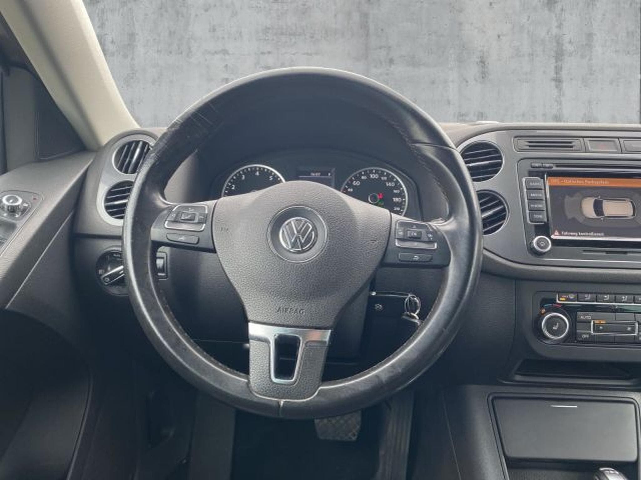 VW Tiguan Tiguan 2.0 TSI DSG 4Motion NAVI RFK BI-XENON SHZ (2013) - Photo 15