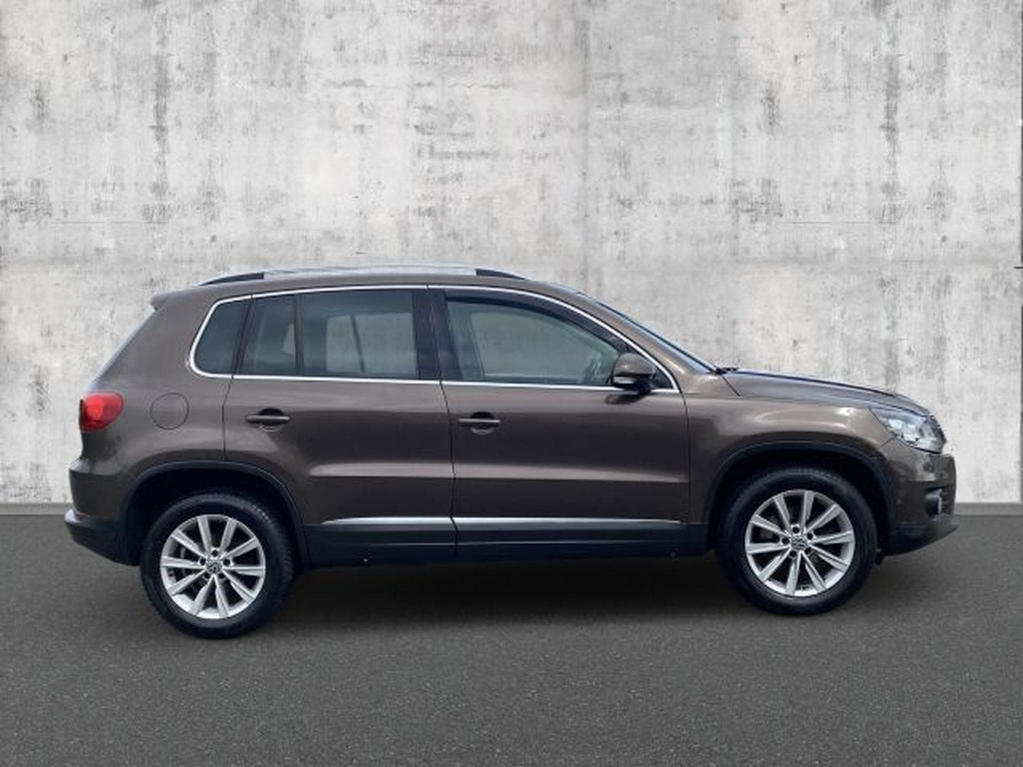 VW Tiguan Tiguan 2.0 TSI DSG 4Motion NAVI RFK BI-XENON SHZ (2013) - Photo 6
