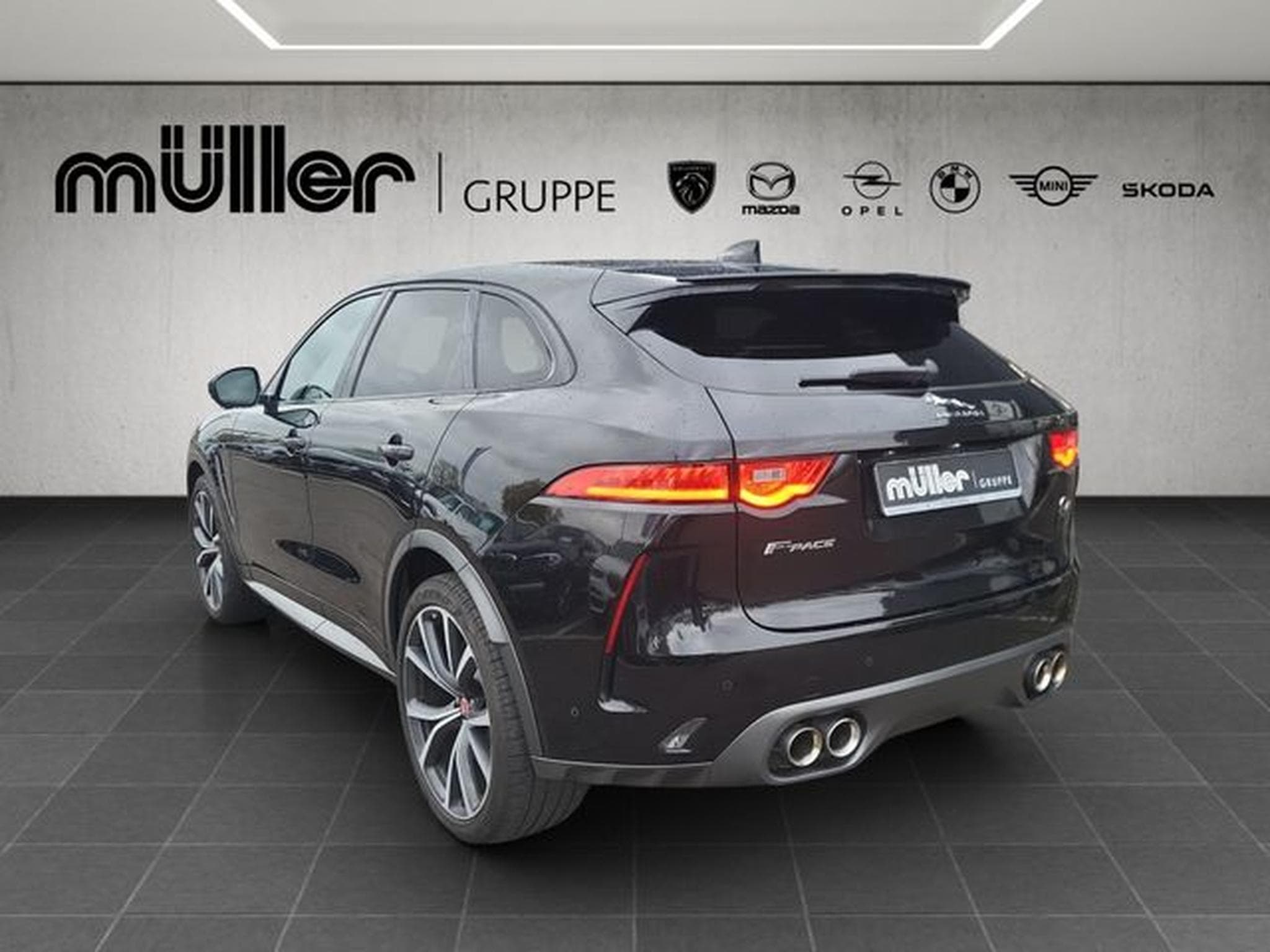 Jaguar F-Pace F-Pace SVR 4WD Head-Up DAB LED WLAN RFK AHK PDC (2020) - Photo 4
