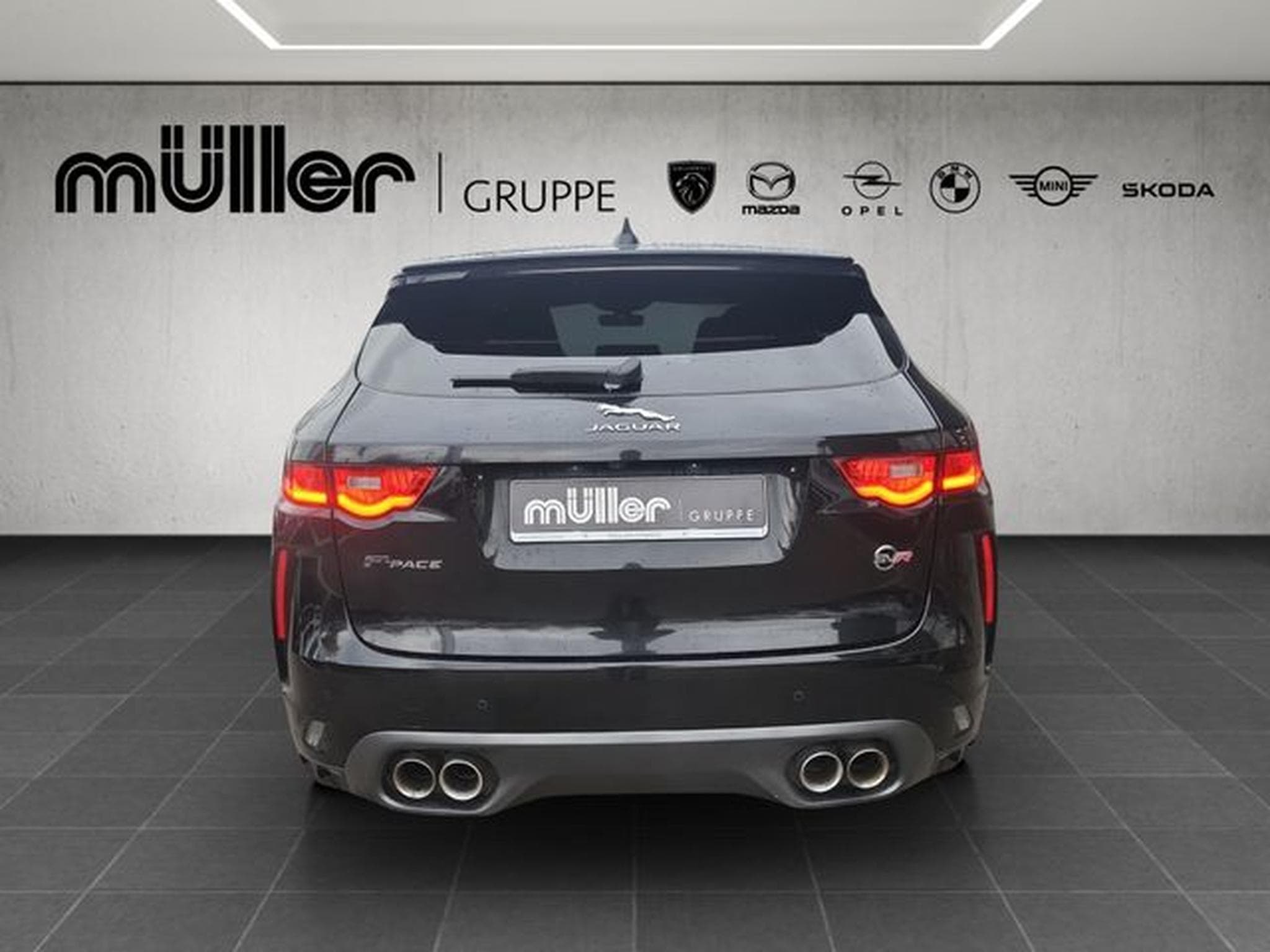 Jaguar F-Pace F-Pace SVR 4WD Head-Up DAB LED WLAN RFK AHK PDC (2020) - Photo 5